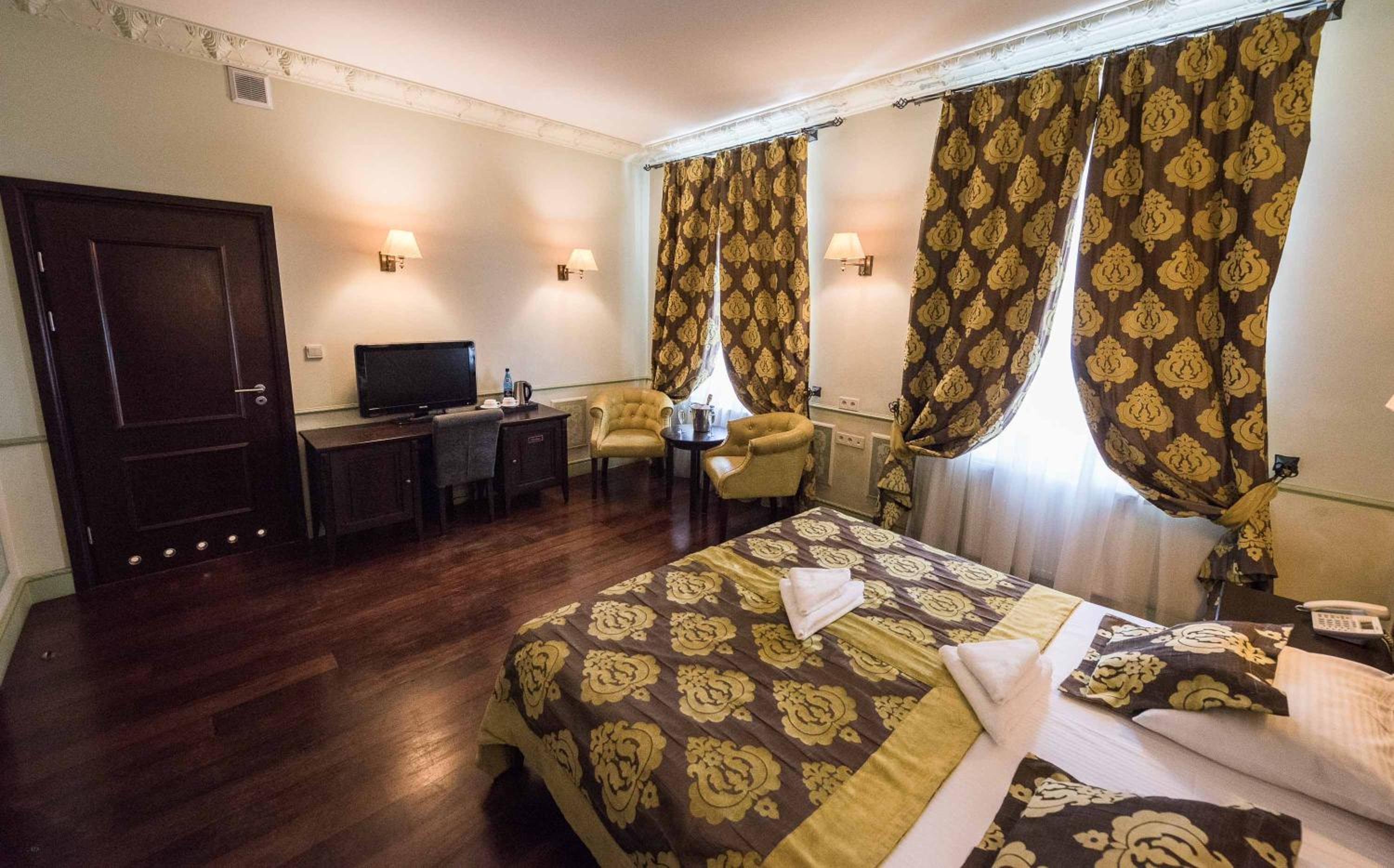 Superior Double or Twin Room with City View photo 1