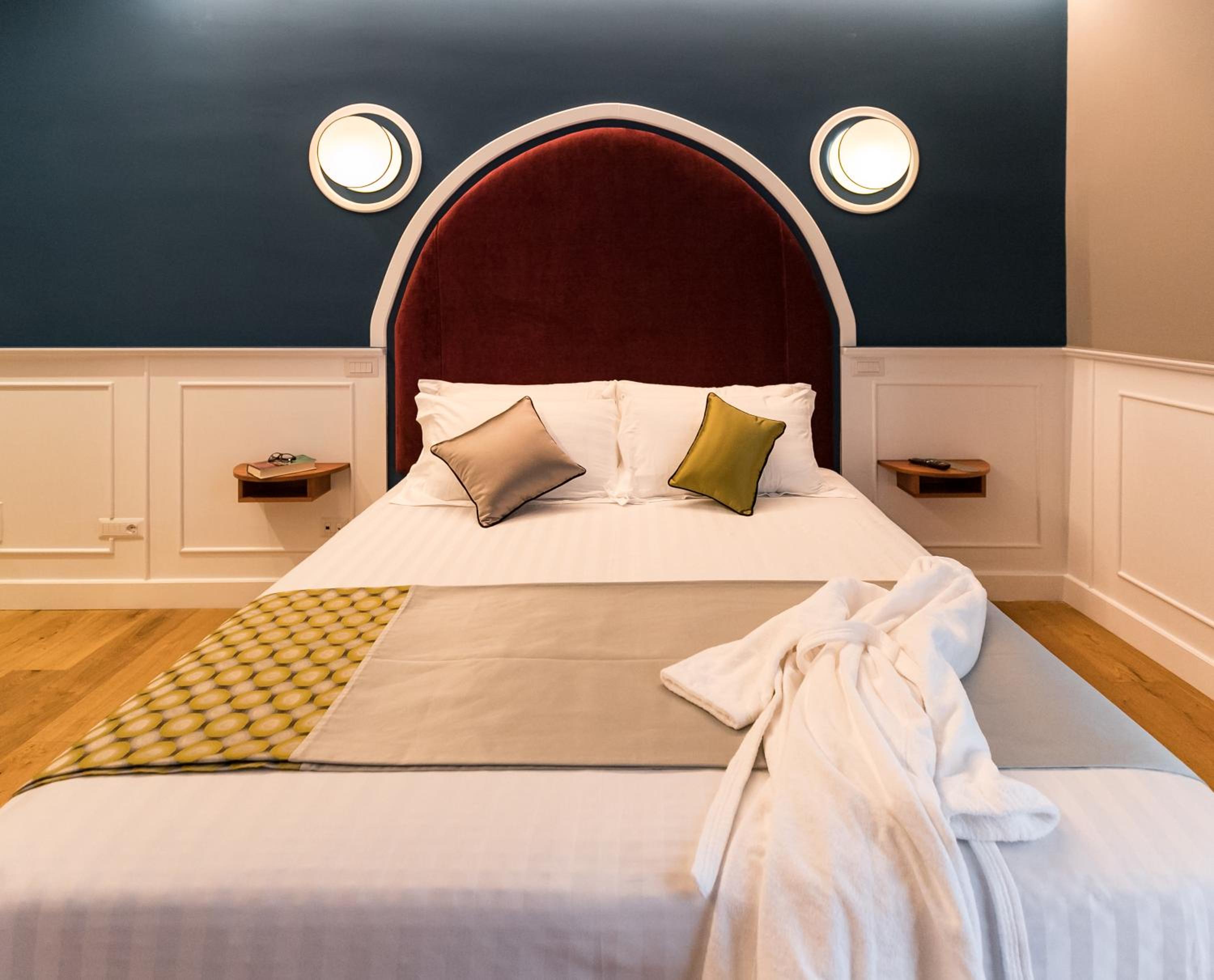 Deluxe King Room photo 3