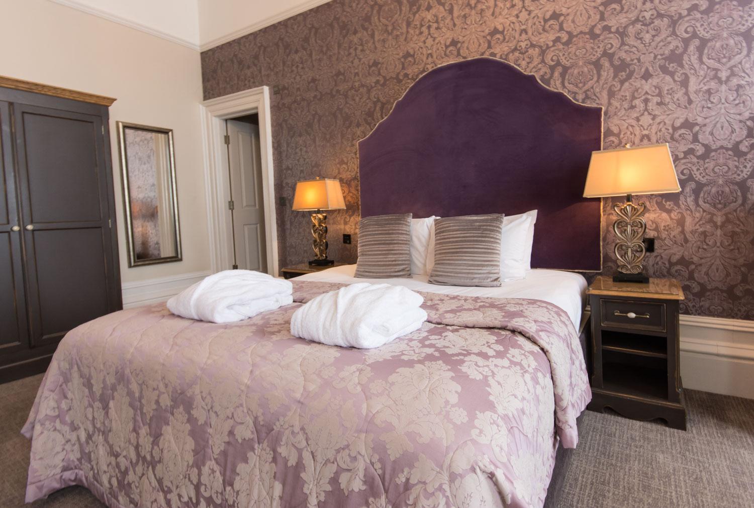 Feature Double Room - Photo 6