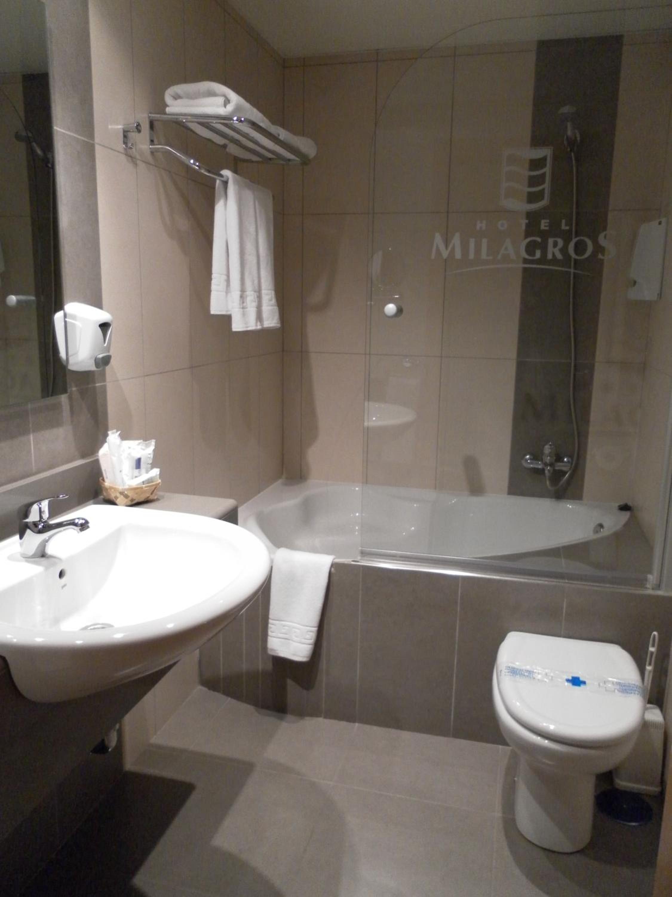 Double Room - Photo 5