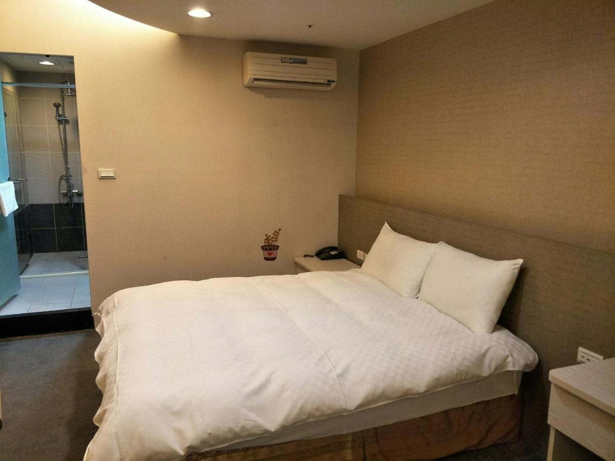 Double Room with No Window photo 3