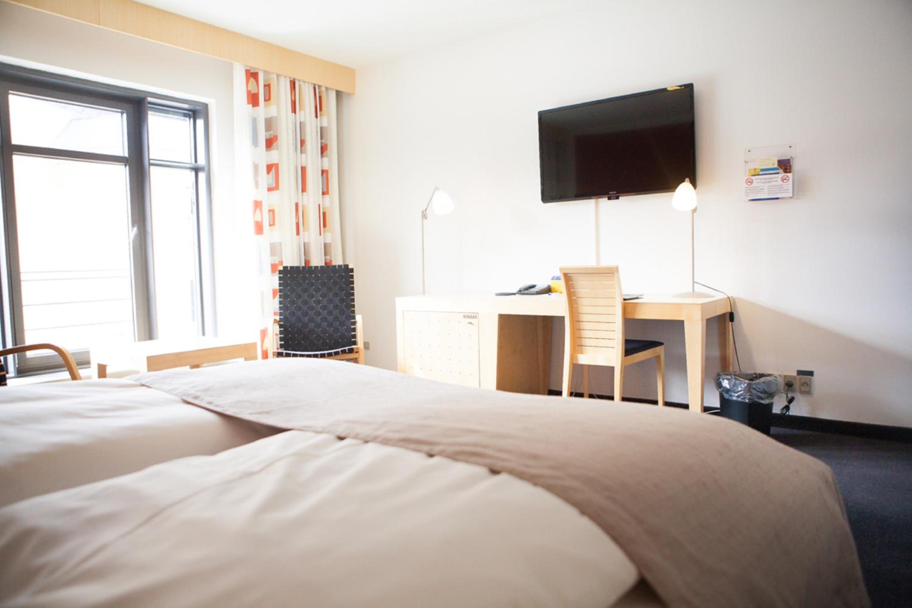 Standard Double Room - Non-Smoking - Photo 3