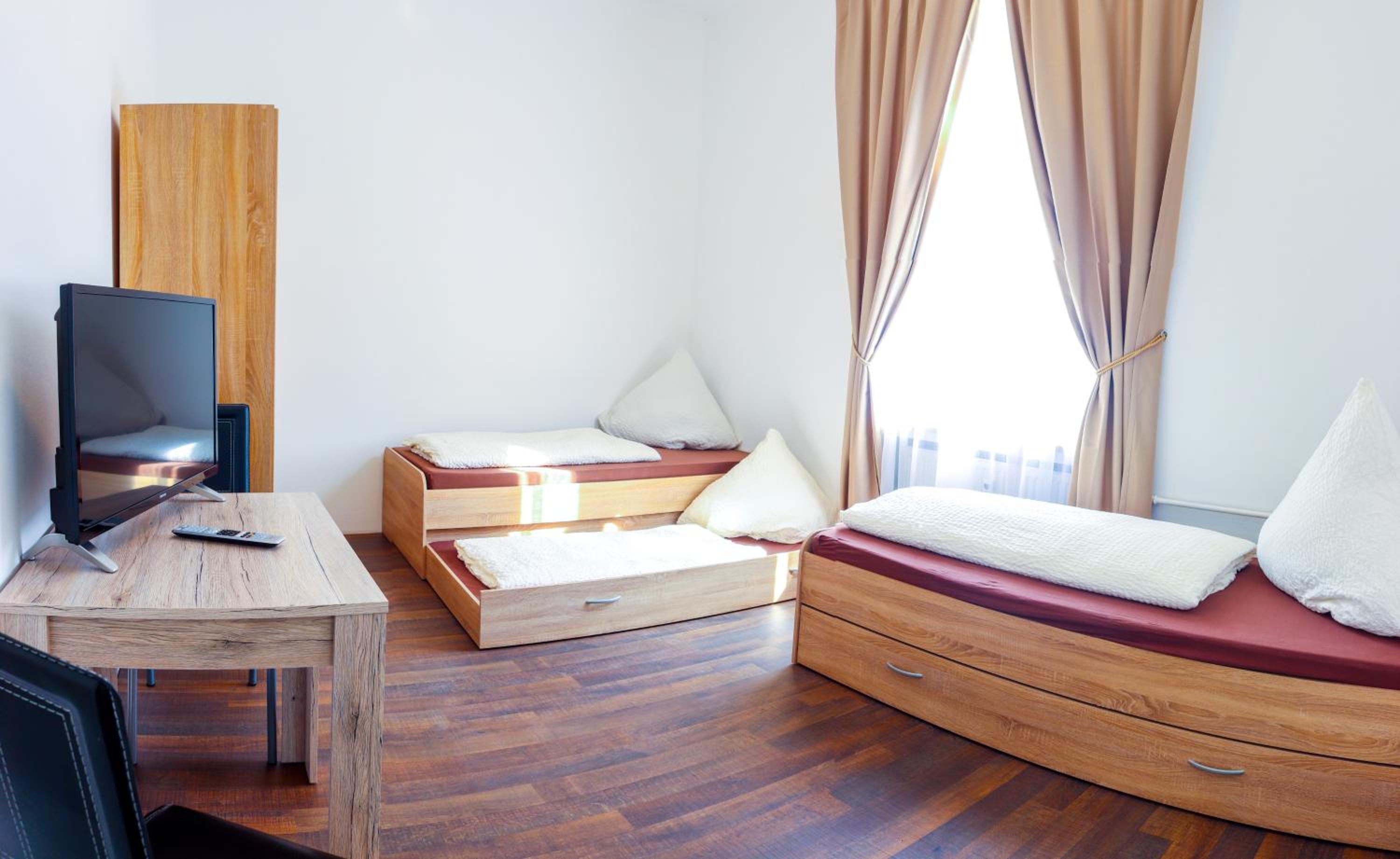 Double Or Twin Room With Shared Bathroom photo 2