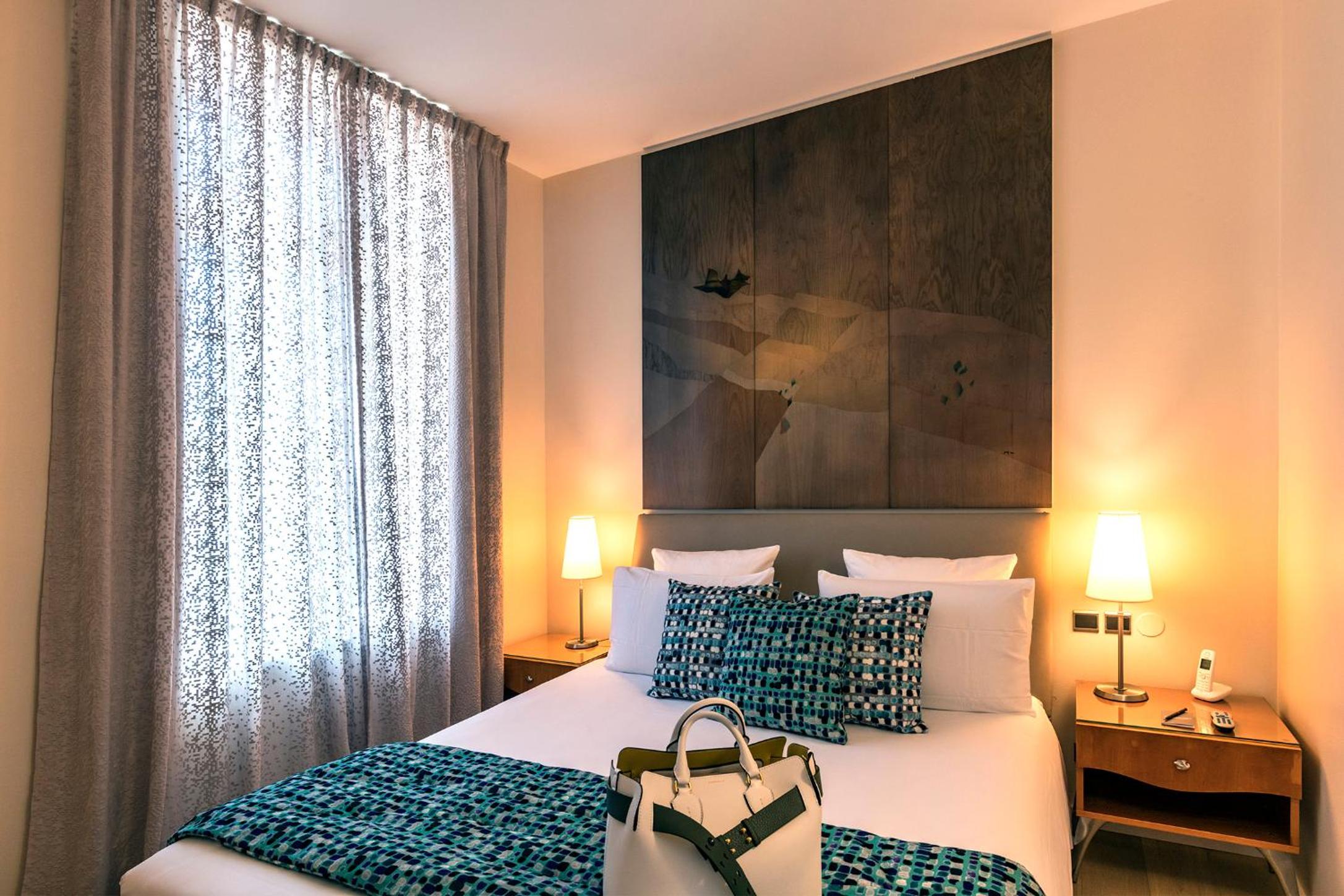 Signature Suite - Photo 1