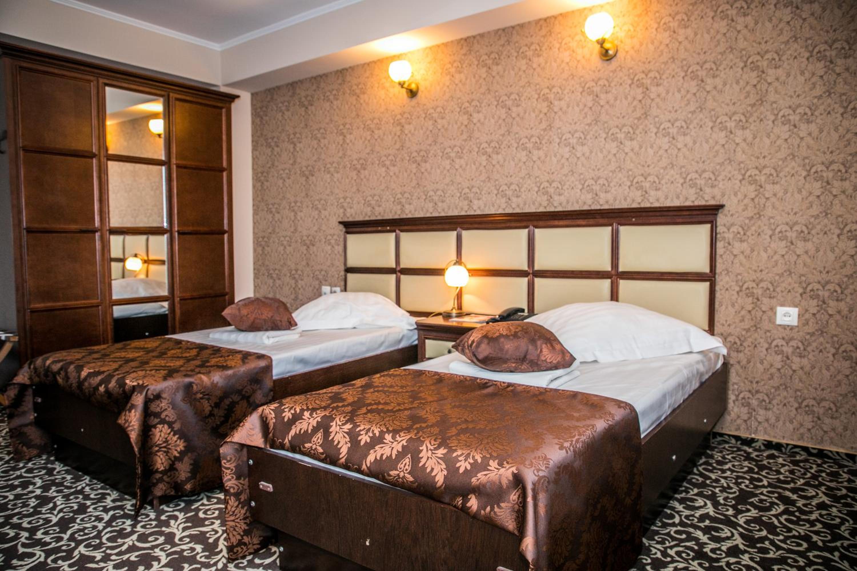 Twin Room - Photo 2