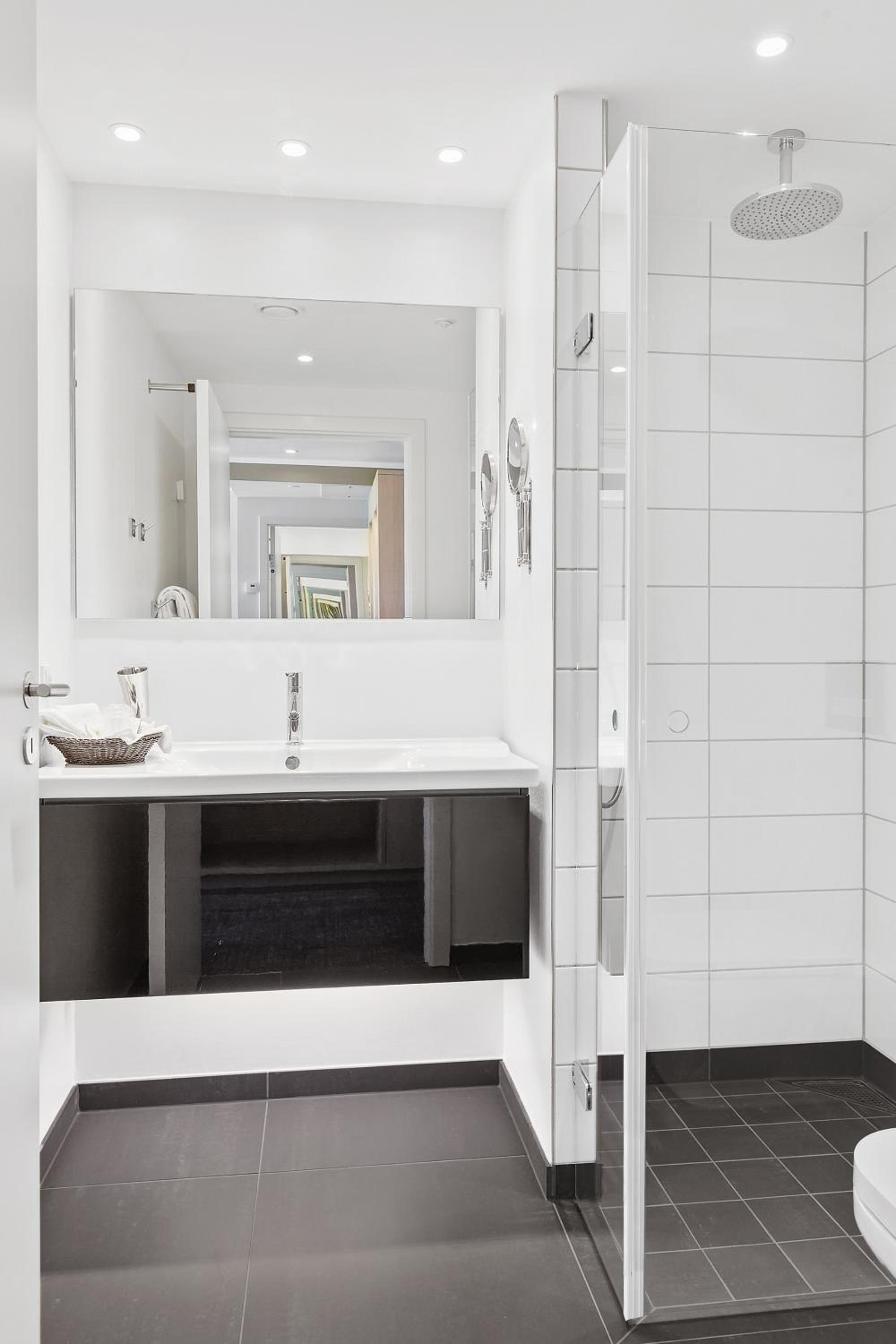 Business Double Room - Photo 8