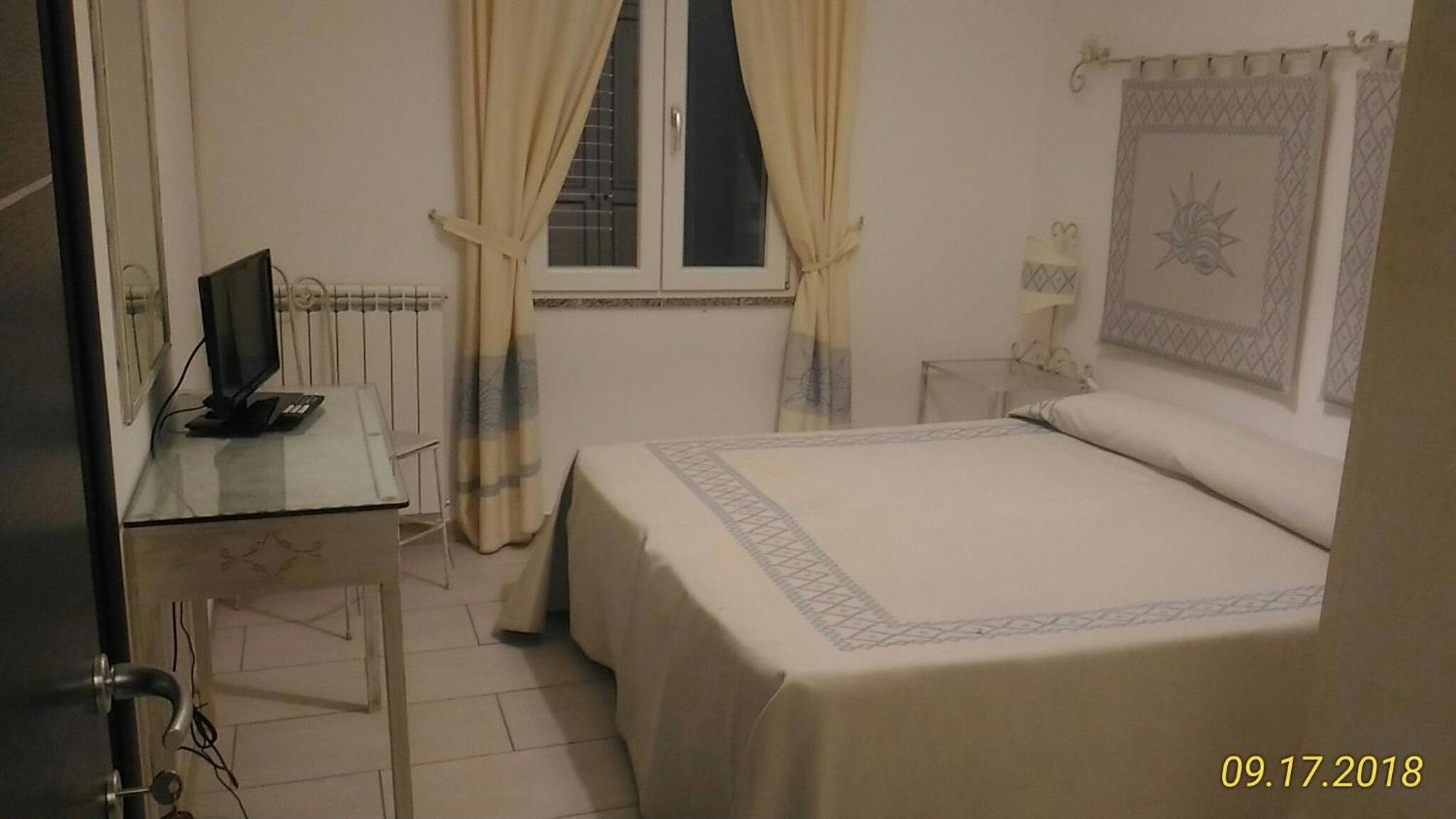 Double Room - Photo 1