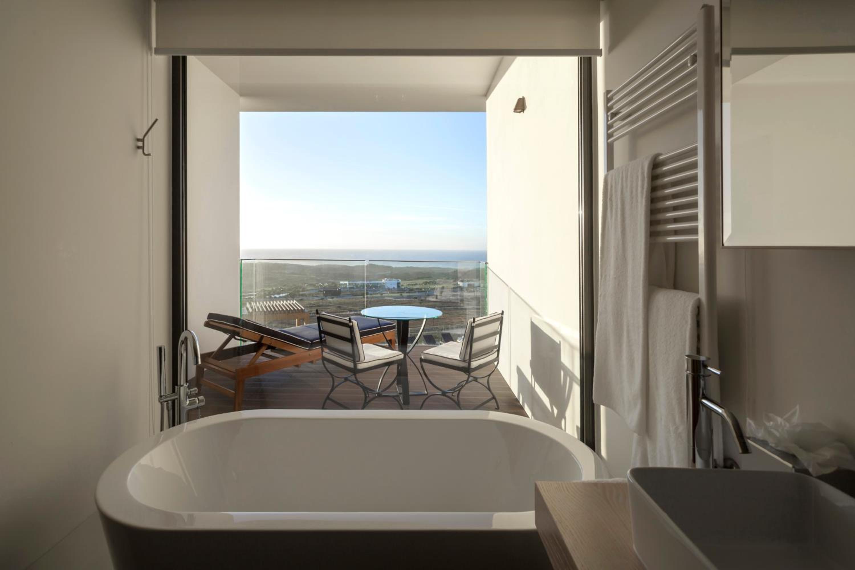 Deluxe Double or Twin Room with Sea View