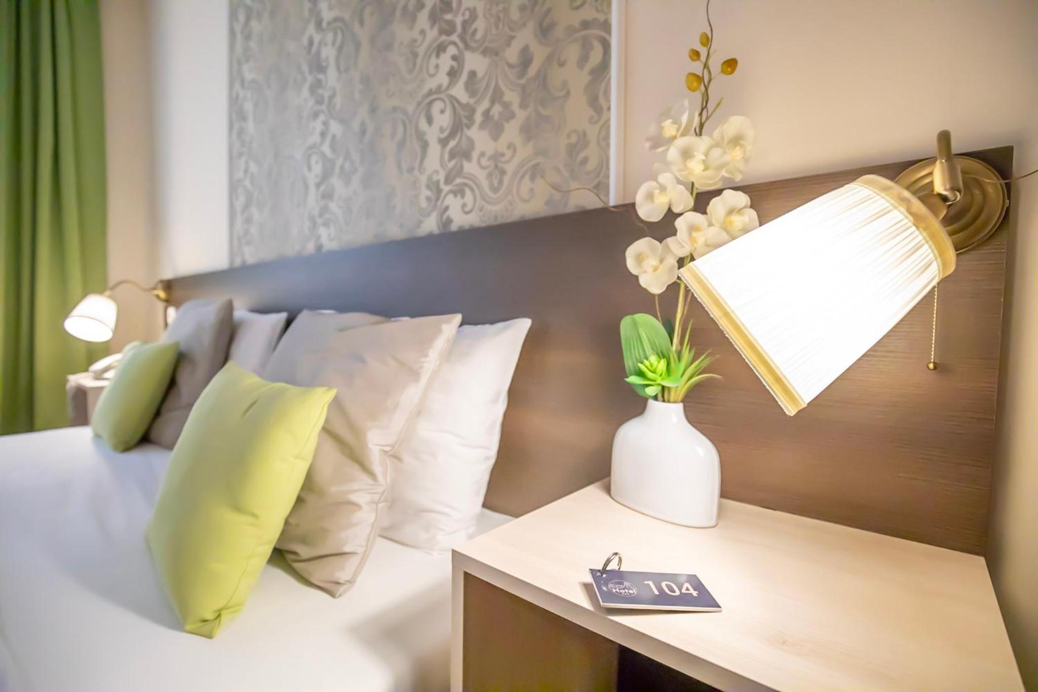 Large Double Room - Photo 8