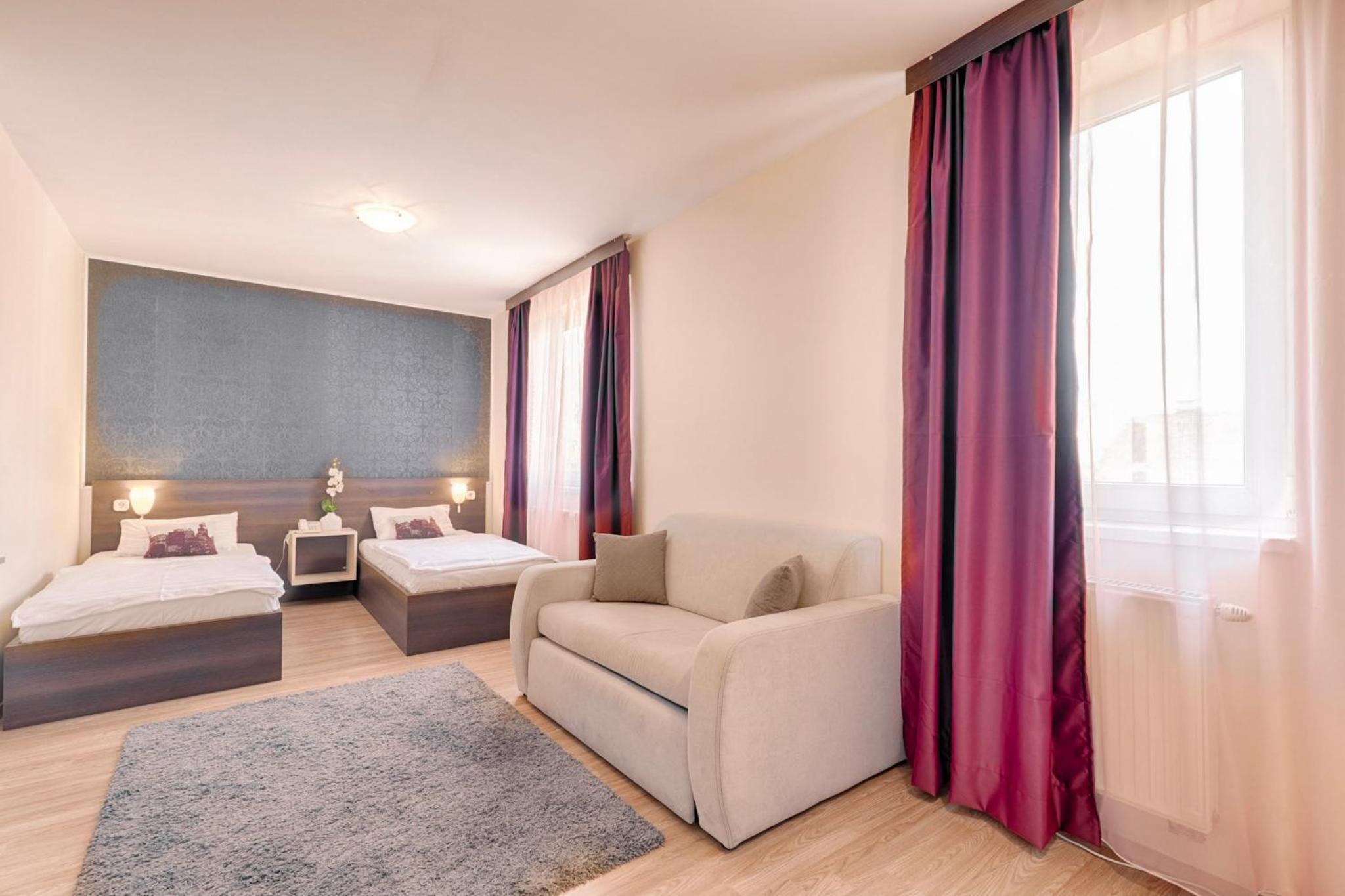 Small Double or Twin Room - Photo 18