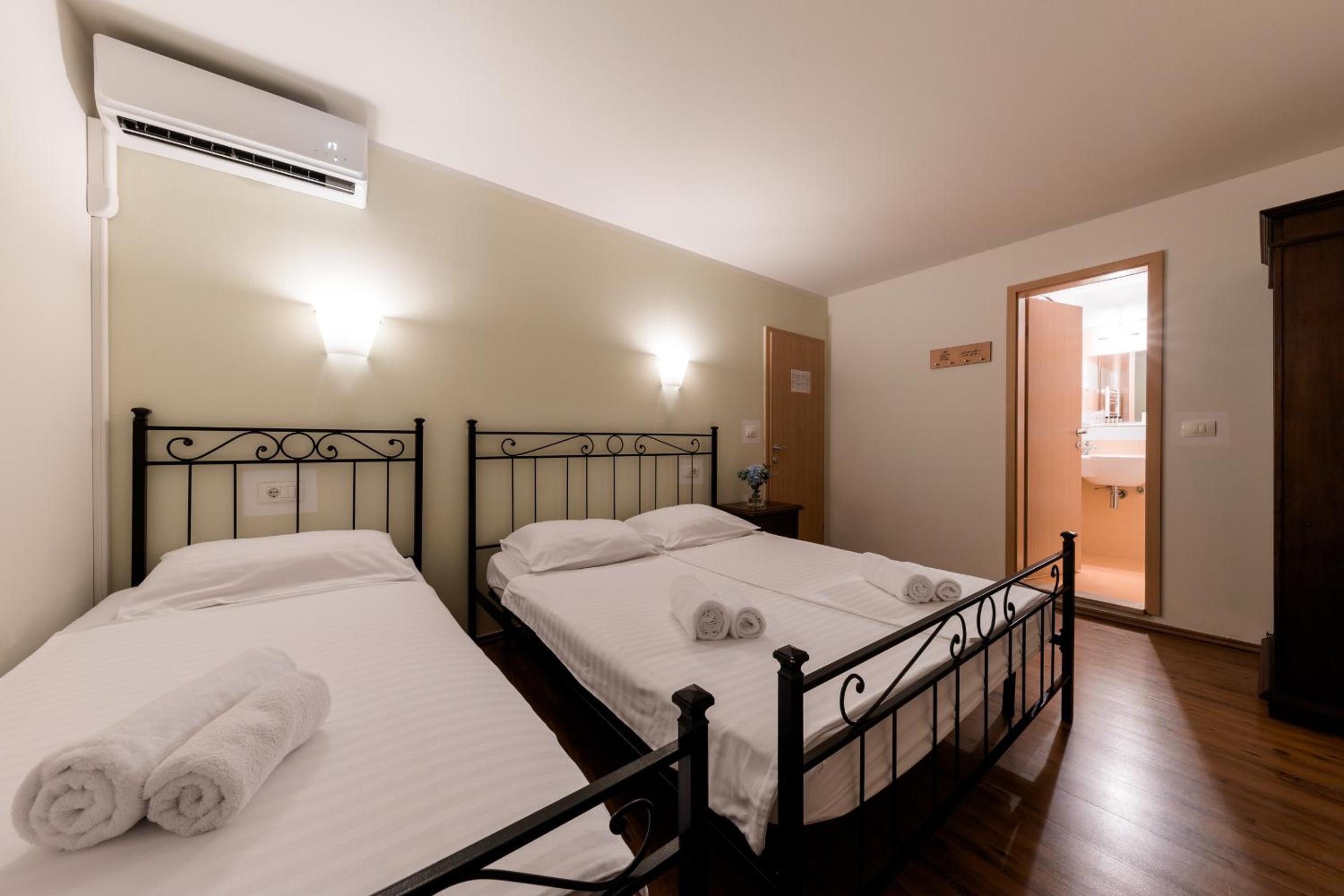 Triple Room - Photo 3