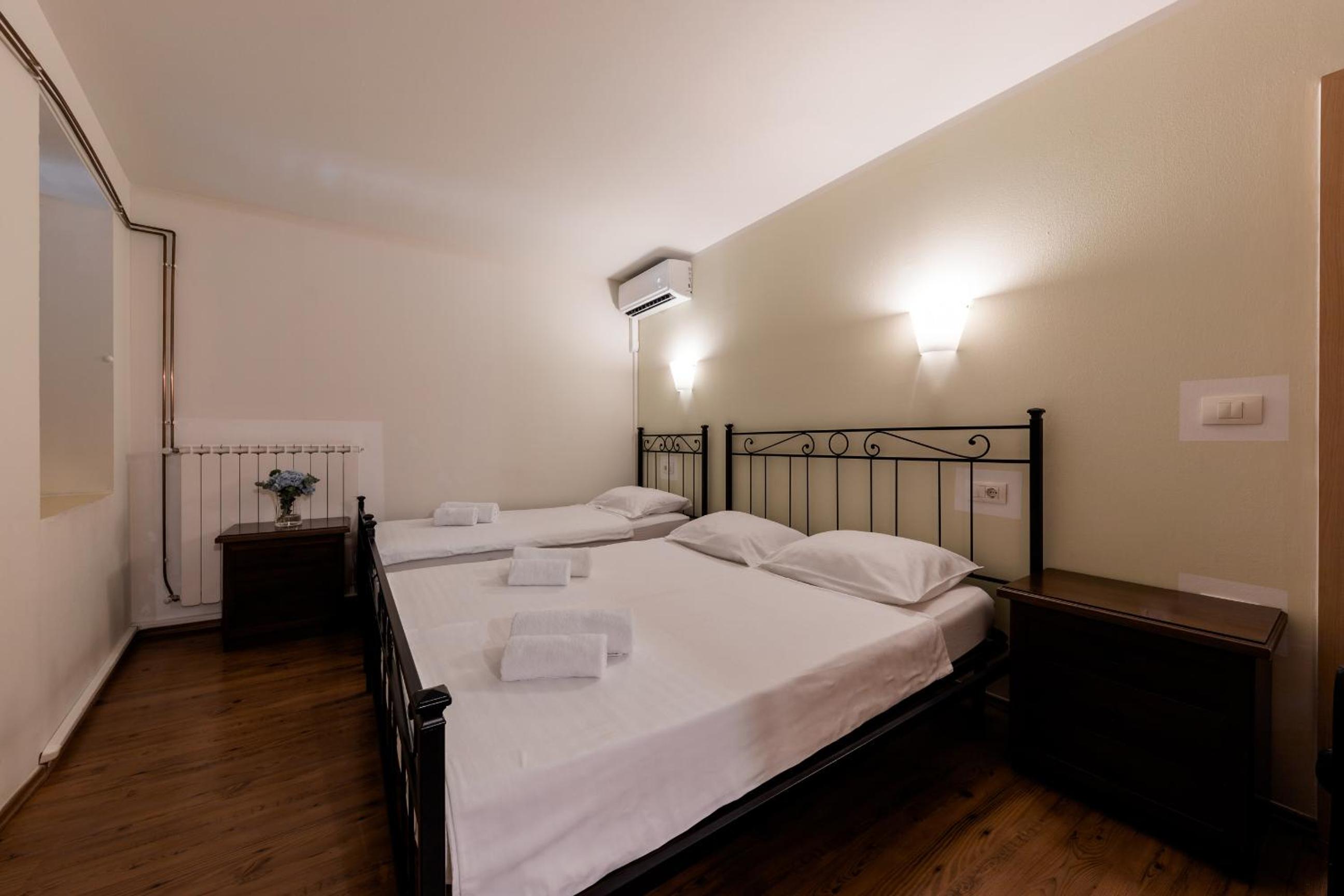 Triple Room - Photo 5