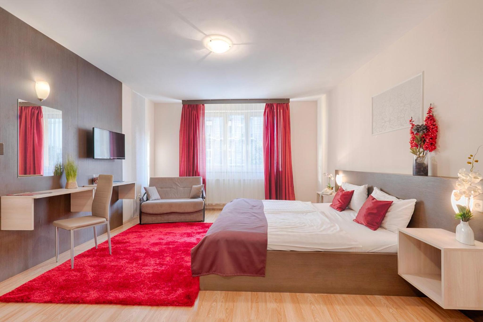 Deluxe Double Room with Extra Bed - Photo 3