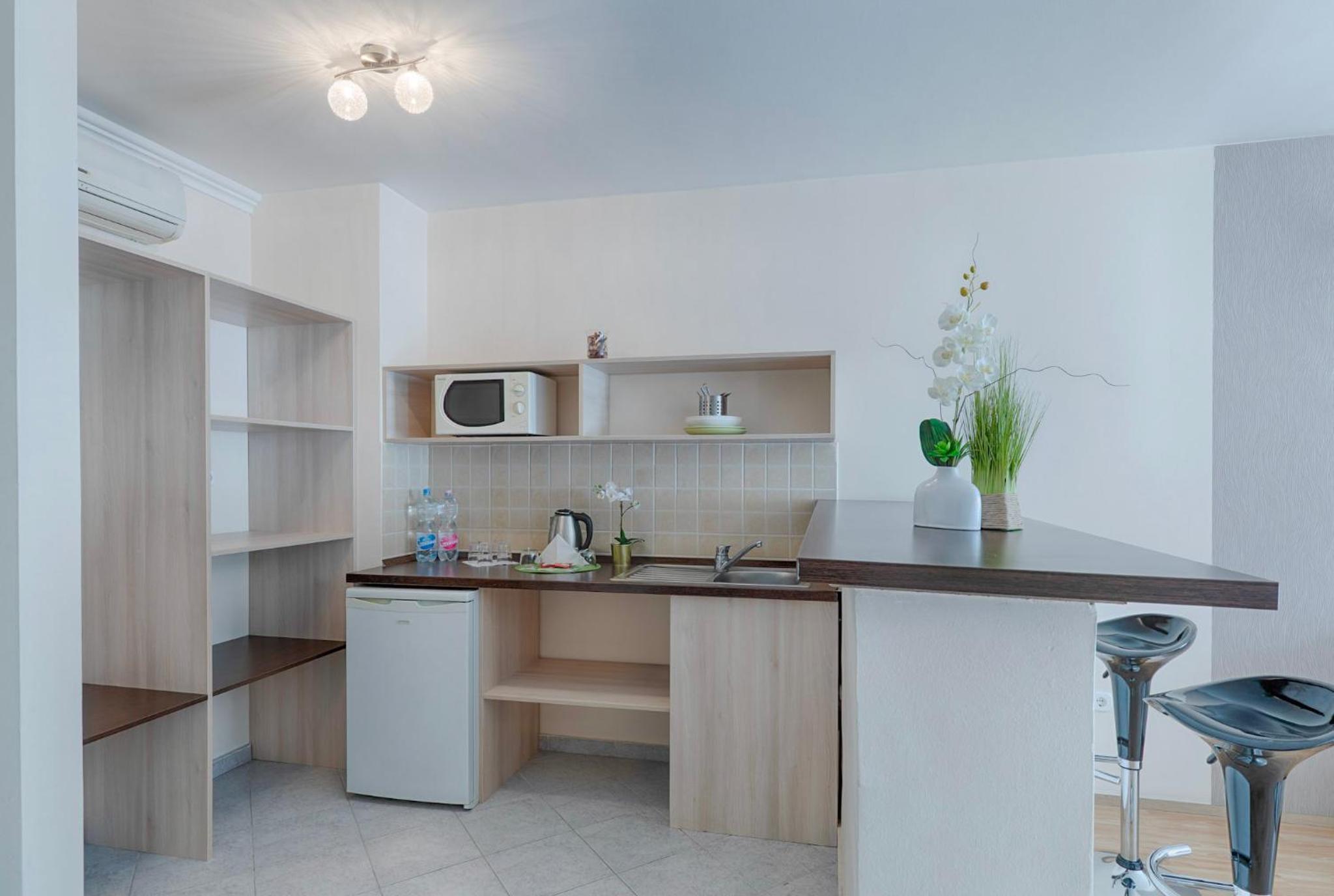 Executive Suite - Photo 5
