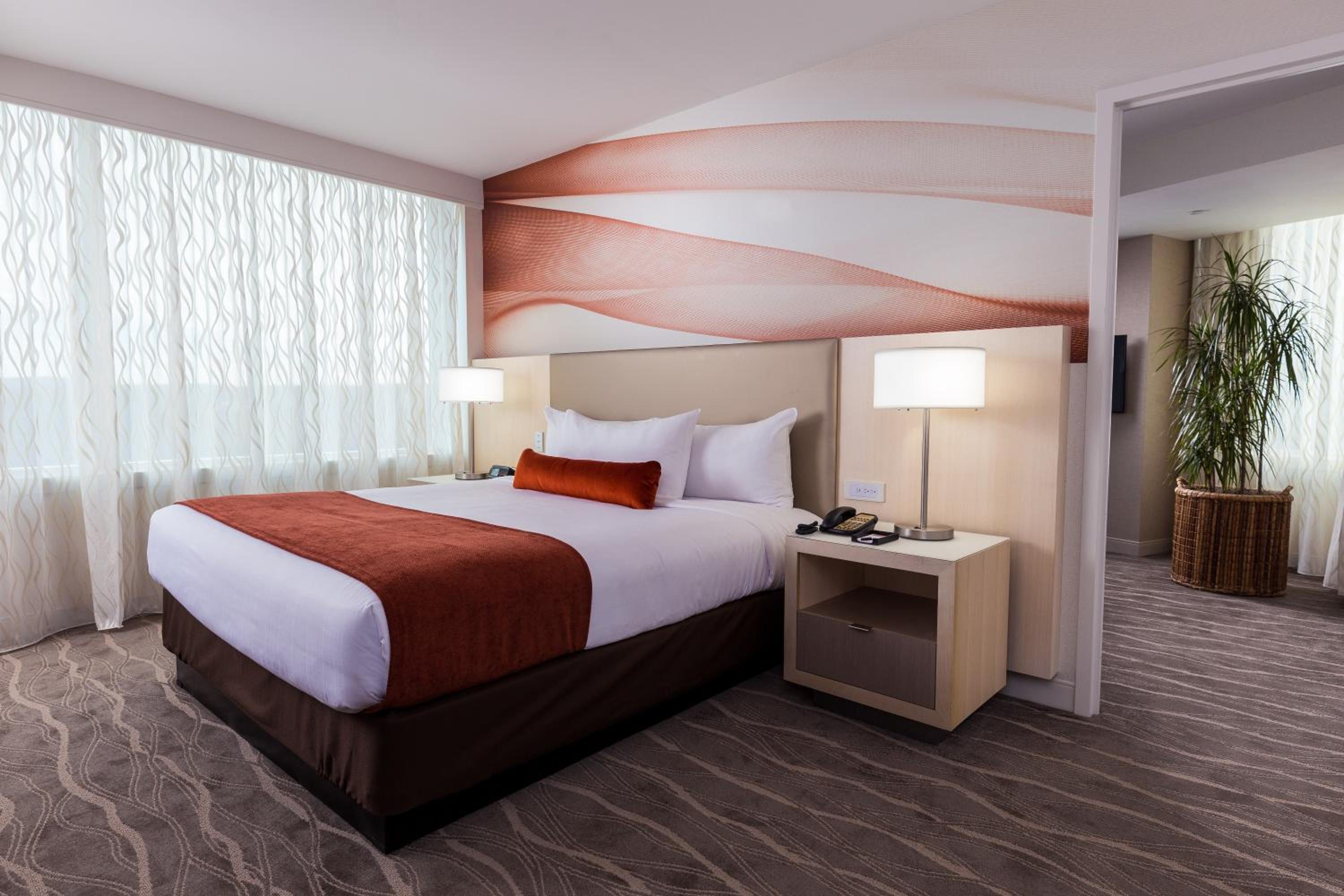 Earth Tower Horizon King Suite photo 1