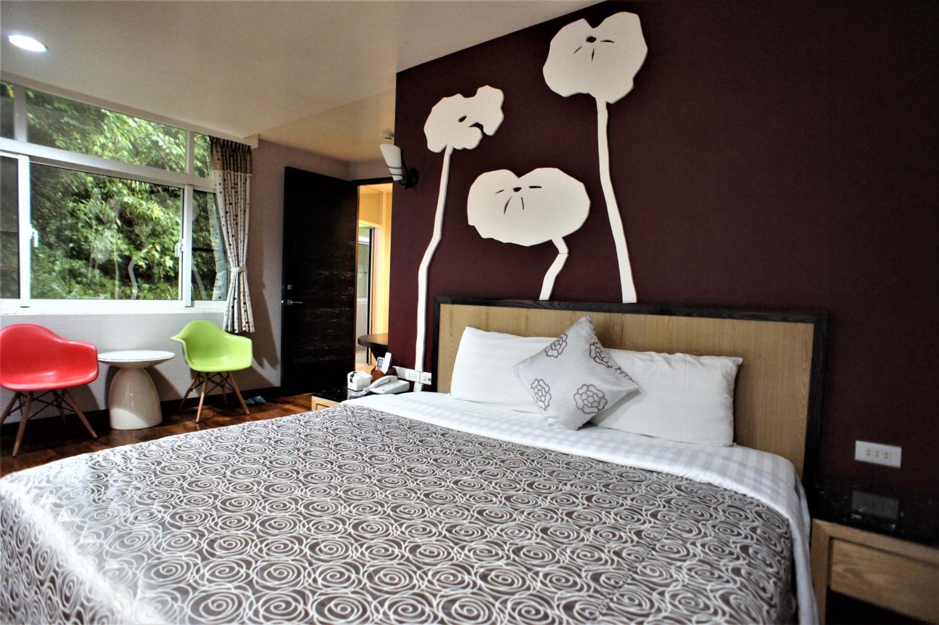Queen Room photo 3