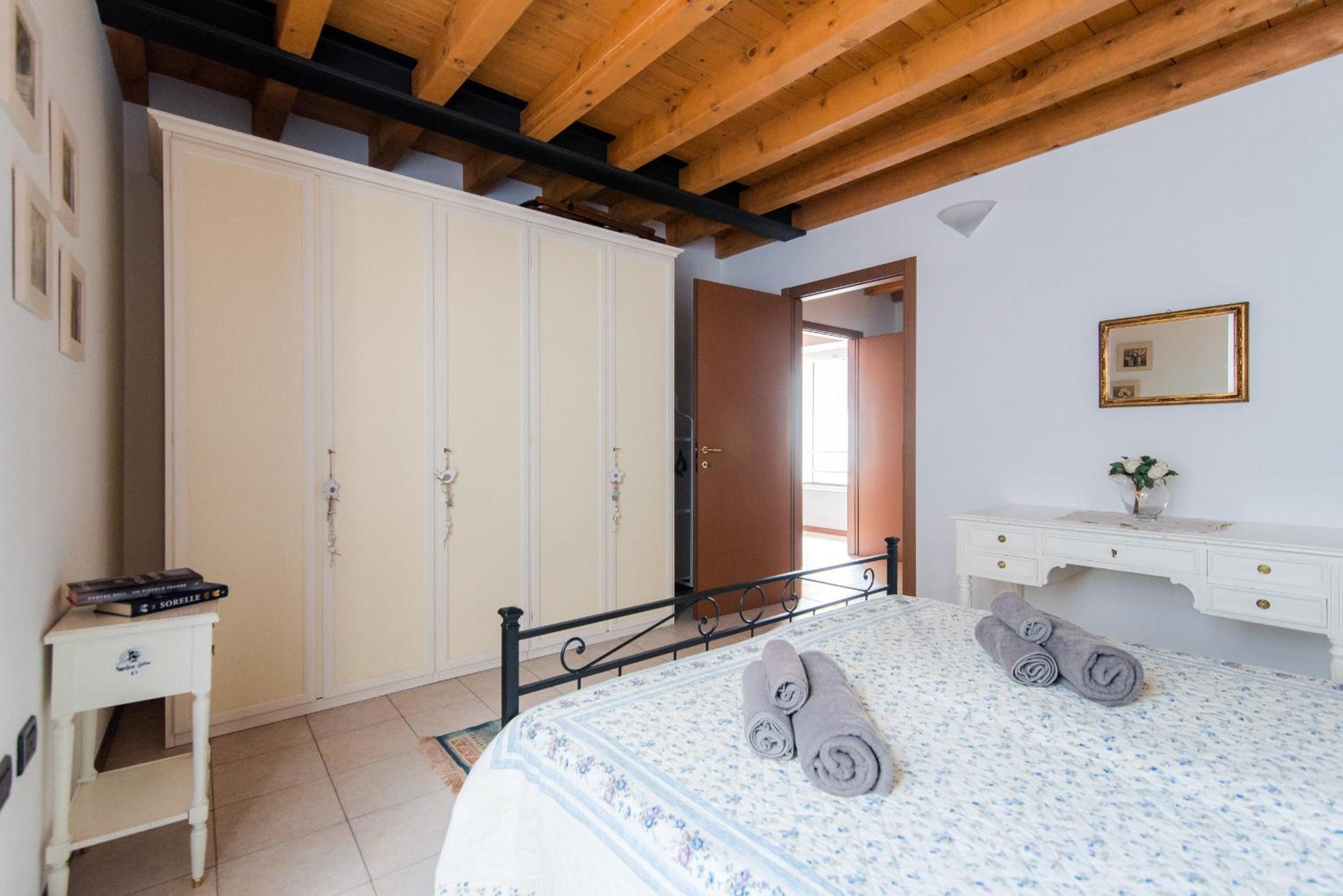 Apartment - Photo 23