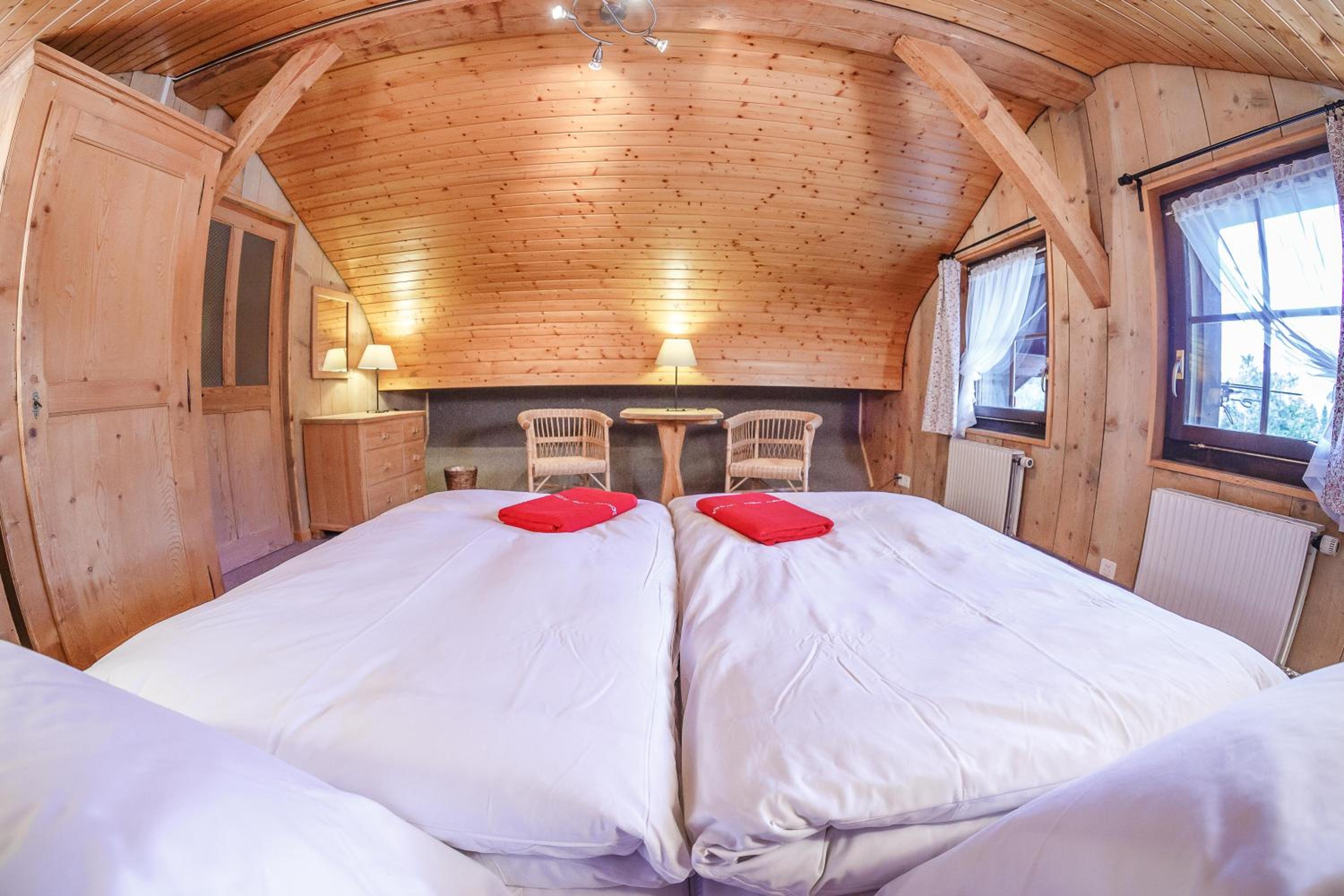 Deluxe Loft Double or Twin with Private External Bathroom photo 3