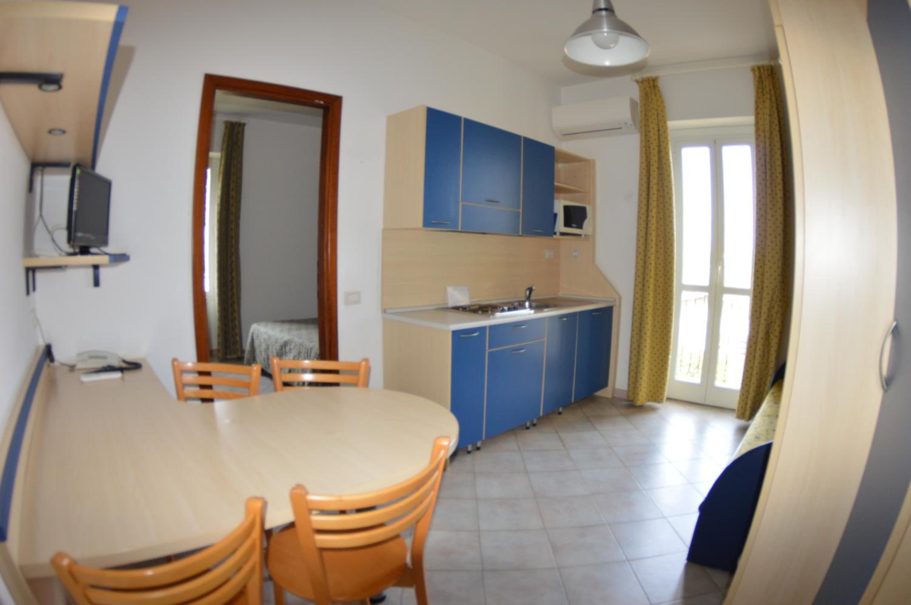 Apartment photo 2