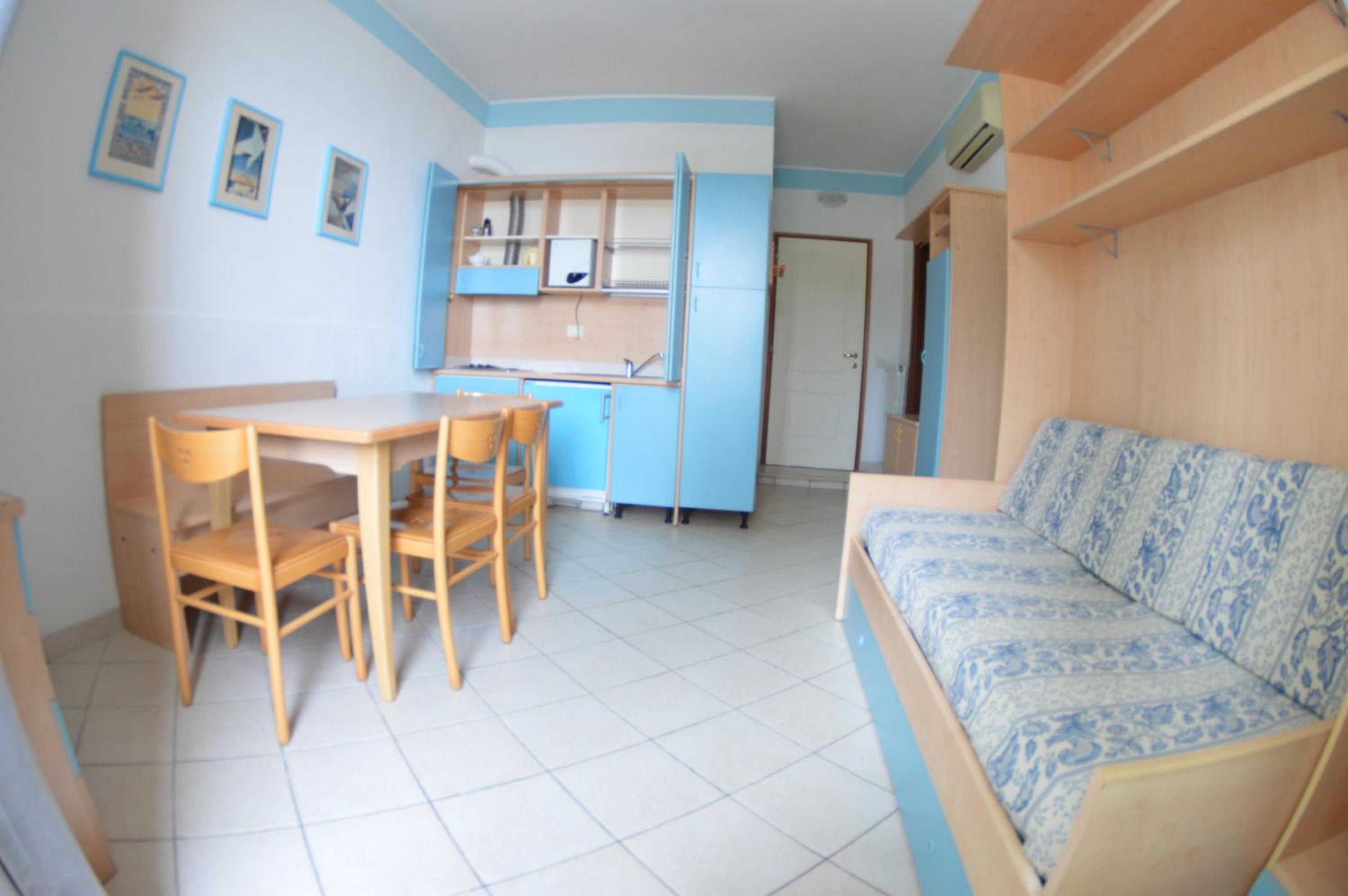 Apartment photo 2