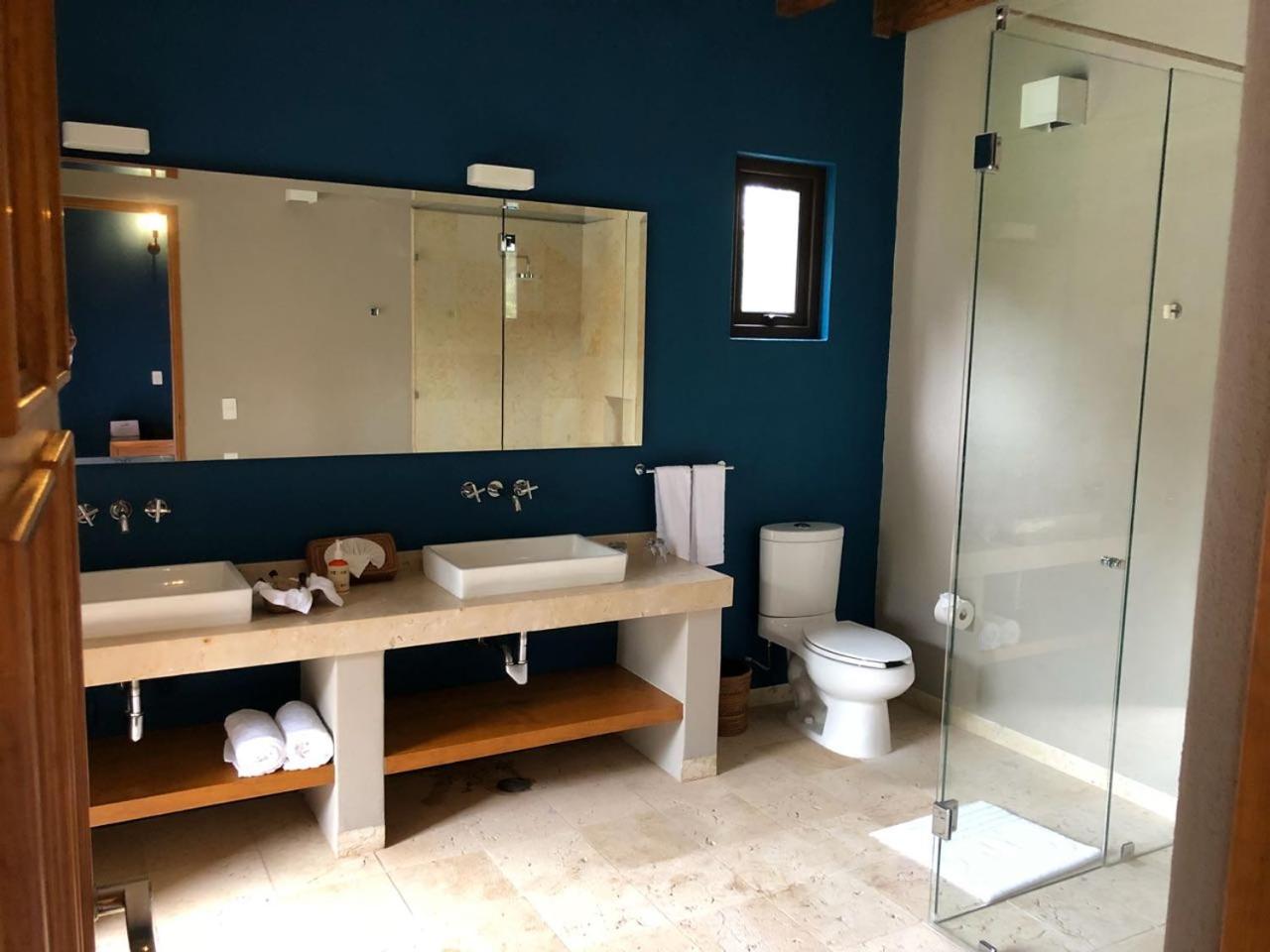 Deluxe Suite - Photo 12