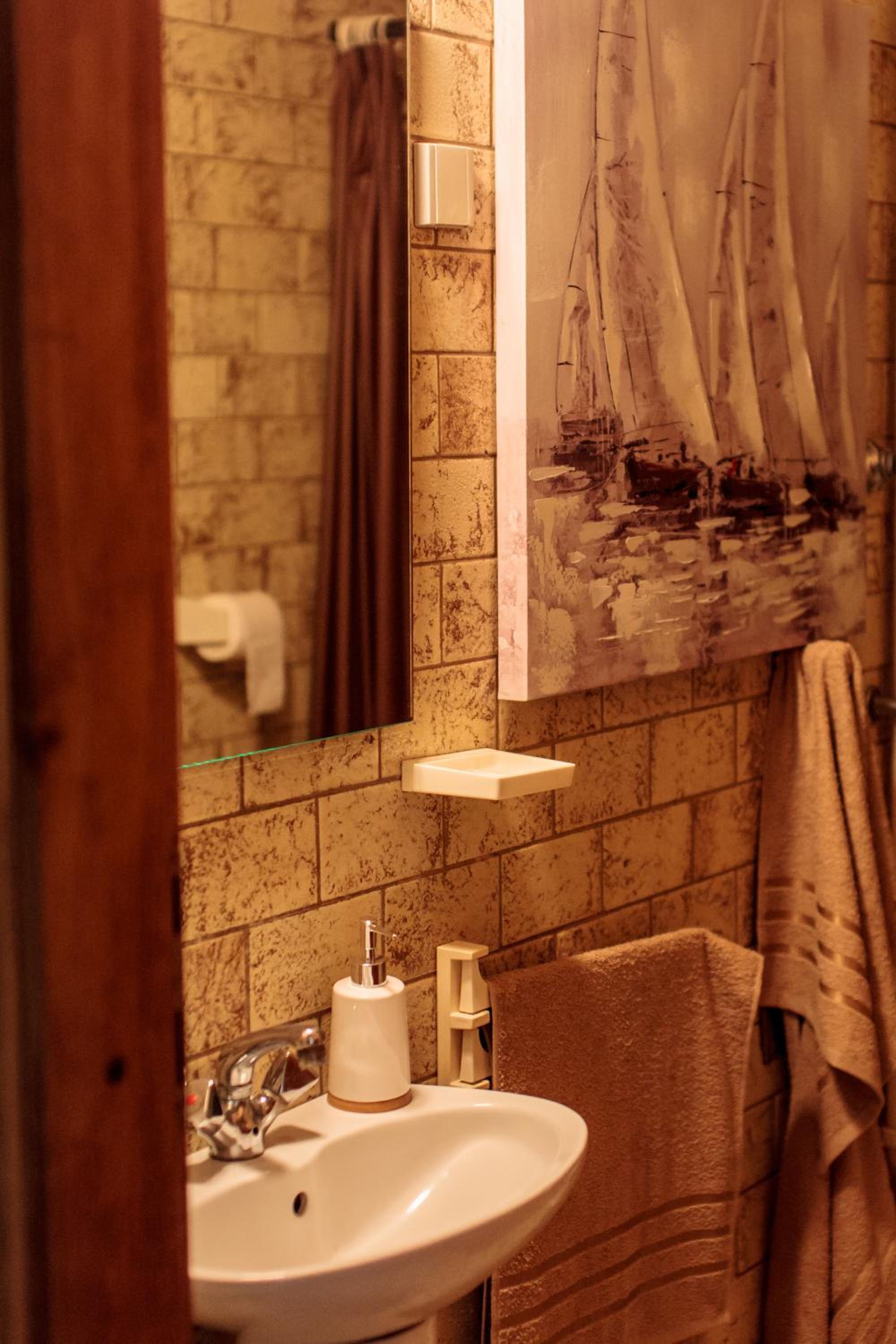 Apartment - Split Level - Photo 36