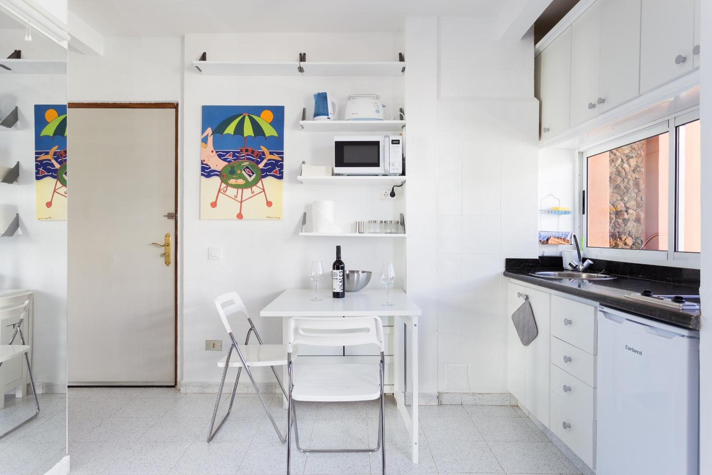 Studio Apartment with Sea View - Photo 28