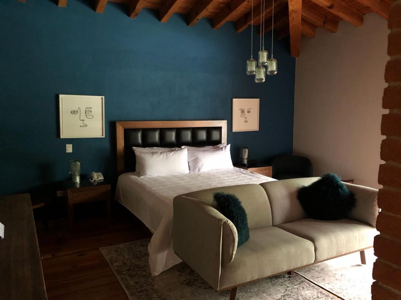 Deluxe Suite - Photo 17