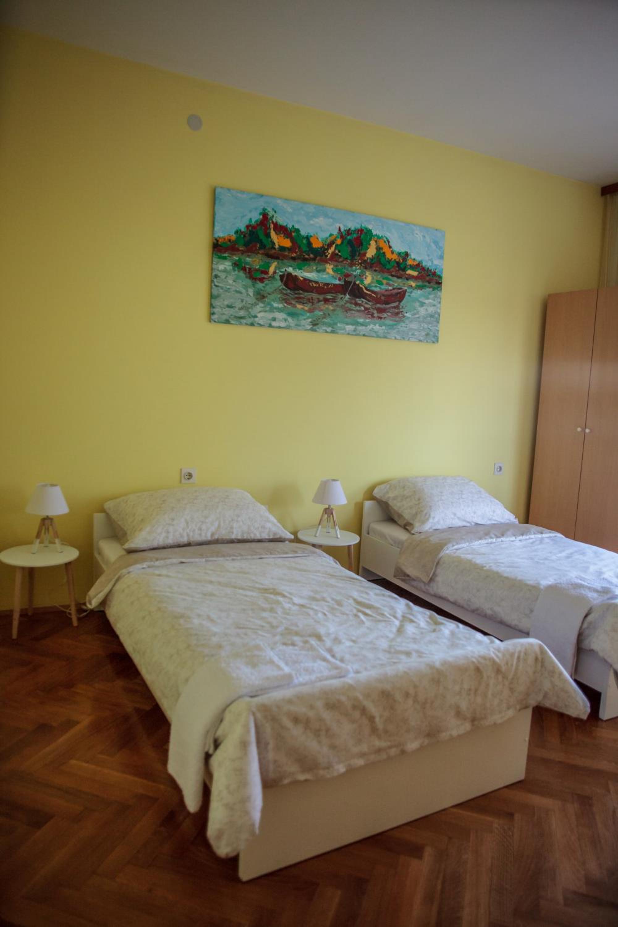 Apartment - Split Level - Photo 6