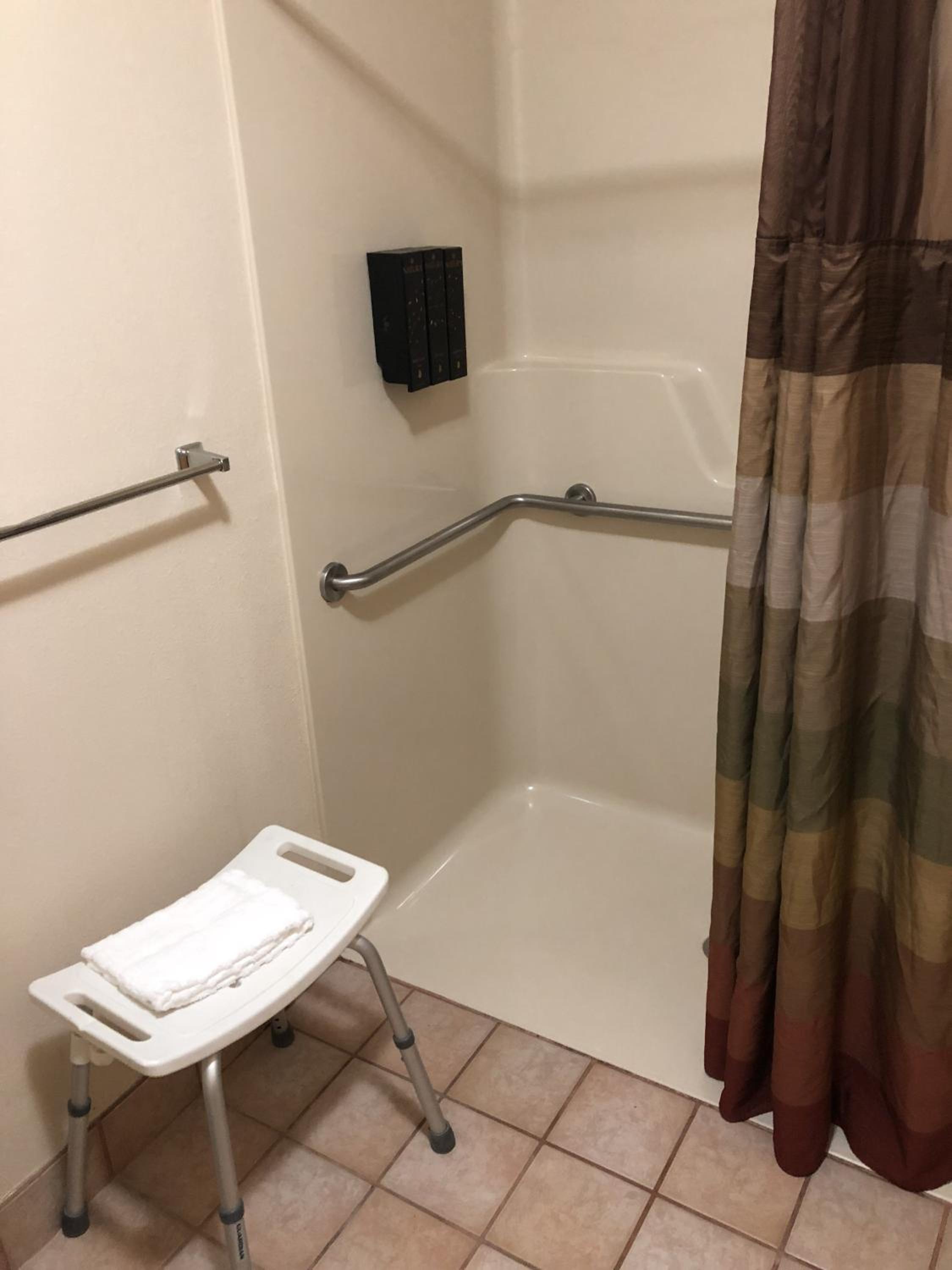 King Room - Disability Access photo 2