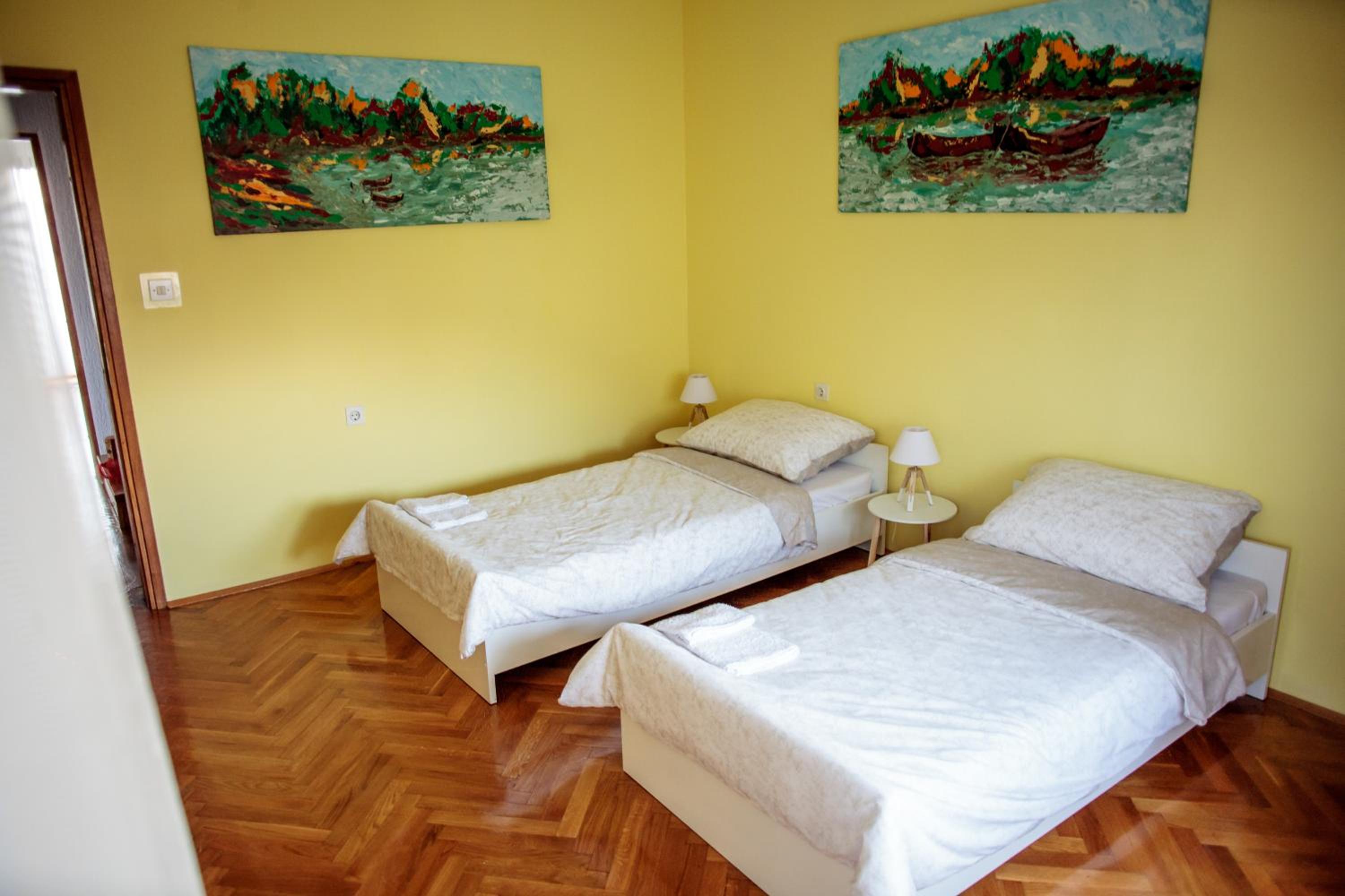 Apartment - Split Level - Photo 7