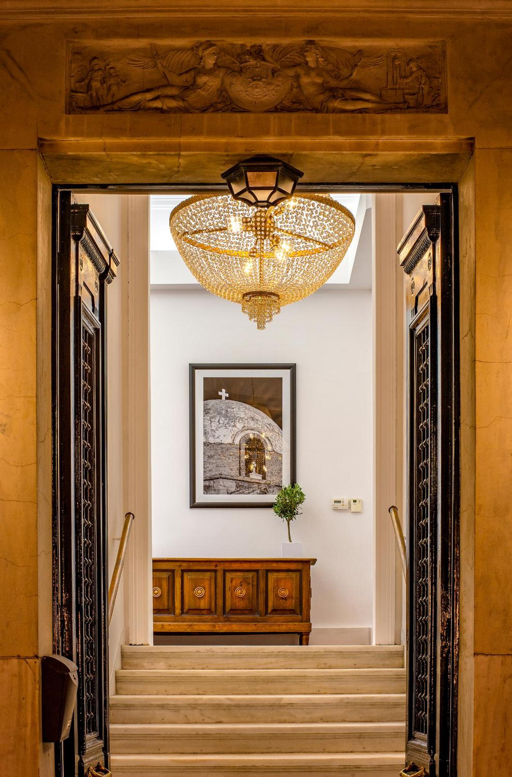 Deluxe Suite photo 2