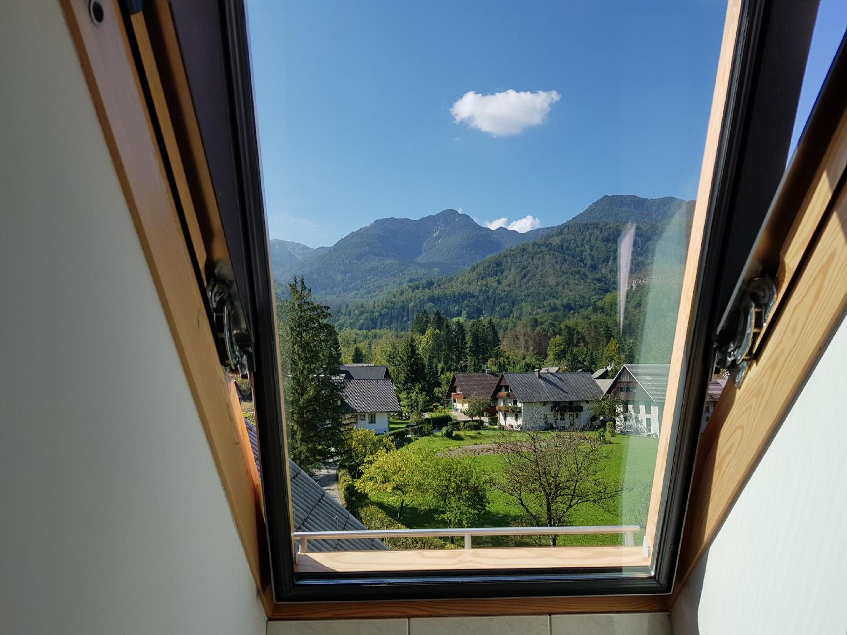 Quadruple Room with Balcony and Mountain View - Photo 7