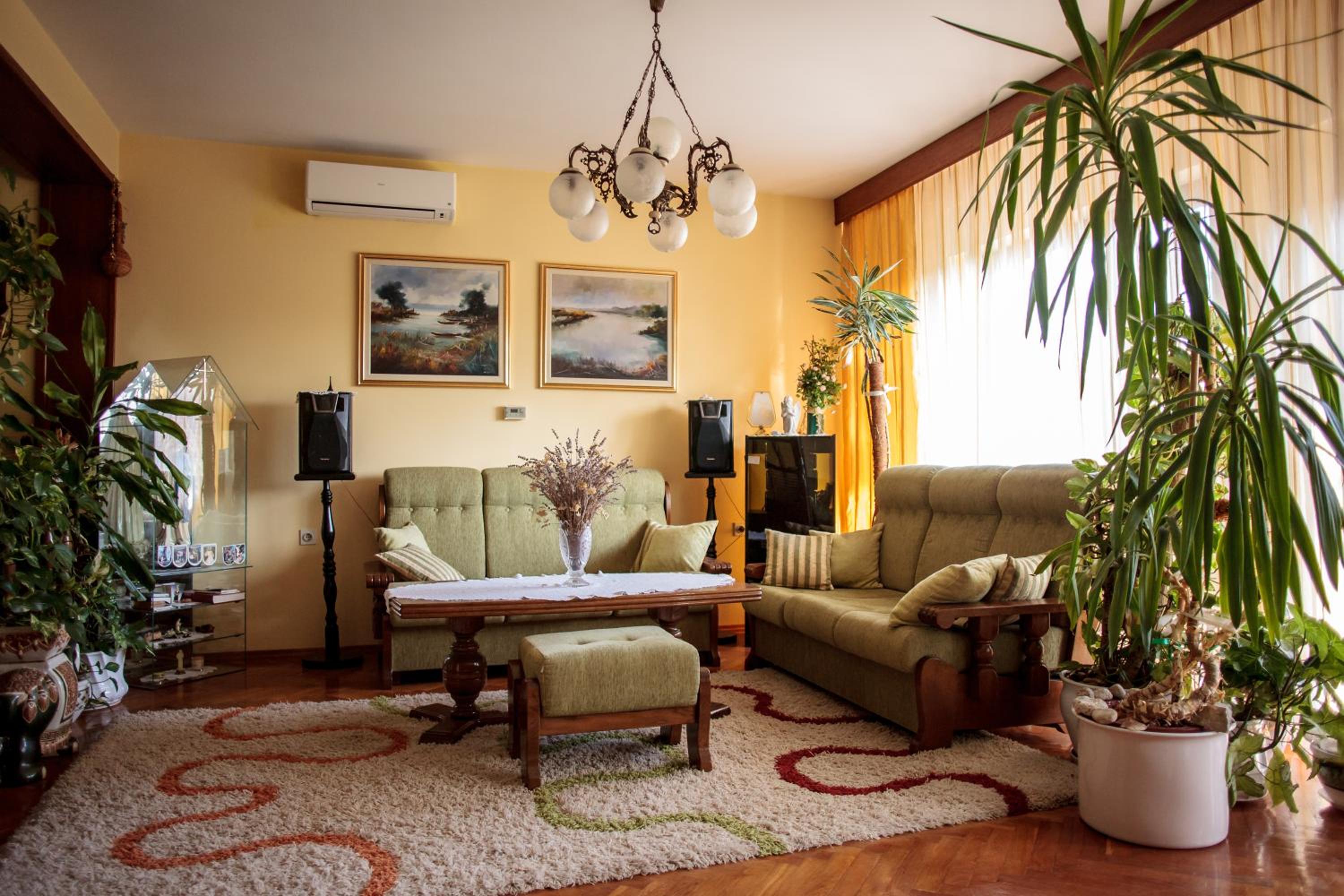 Apartment - Split Level - Photo 16