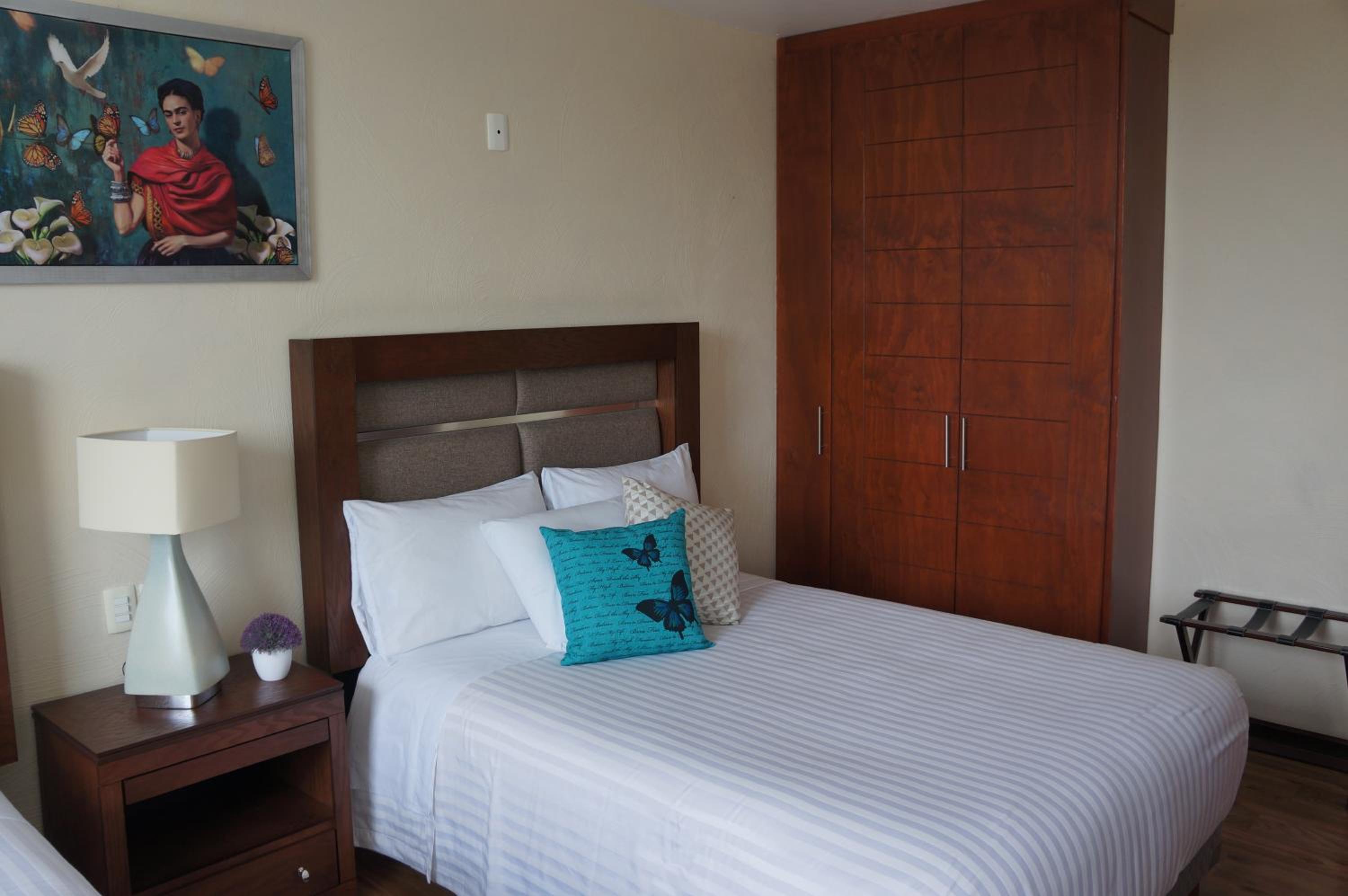 Twin Room - Photo 12