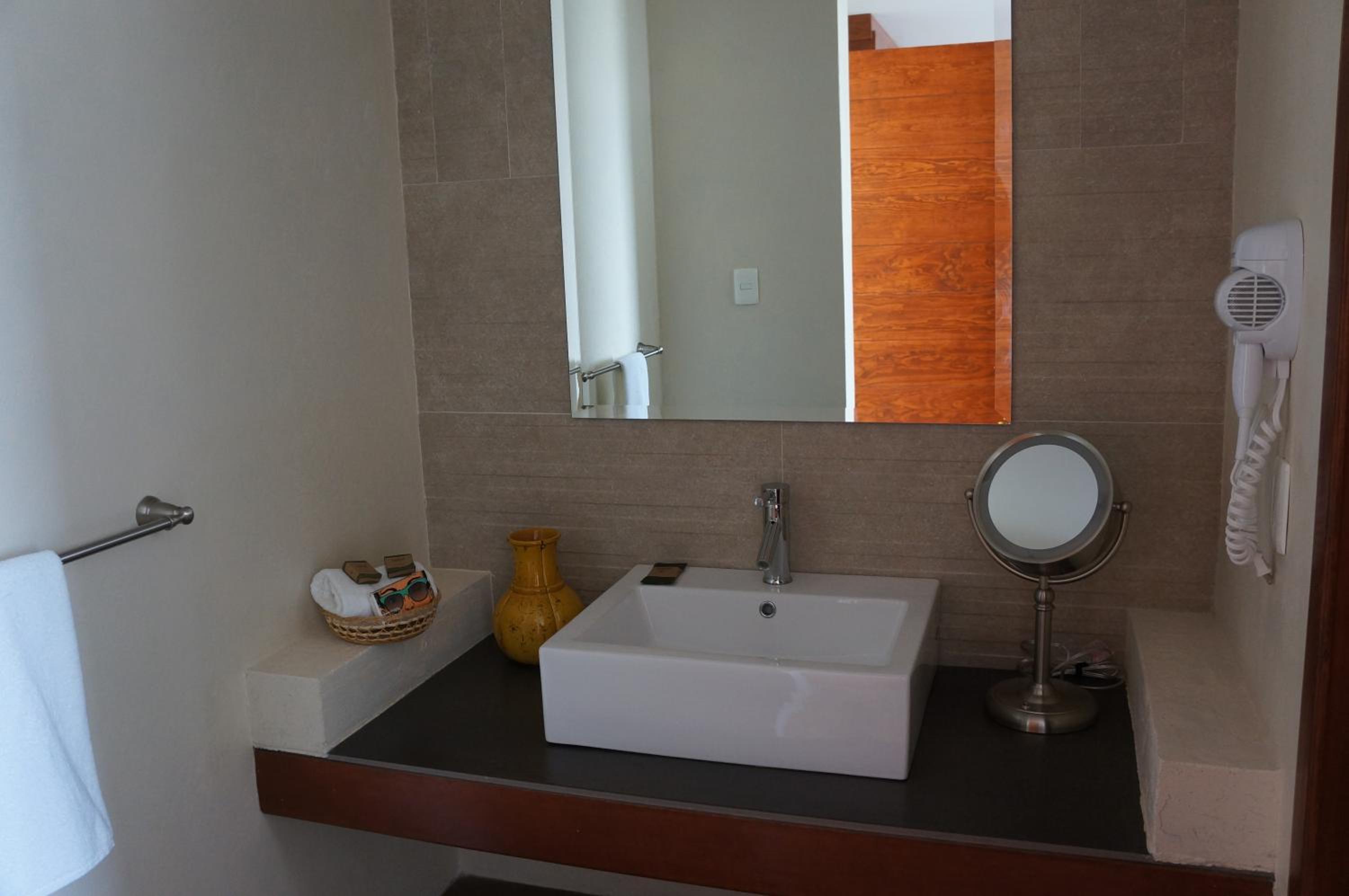 Twin Room - Photo 14