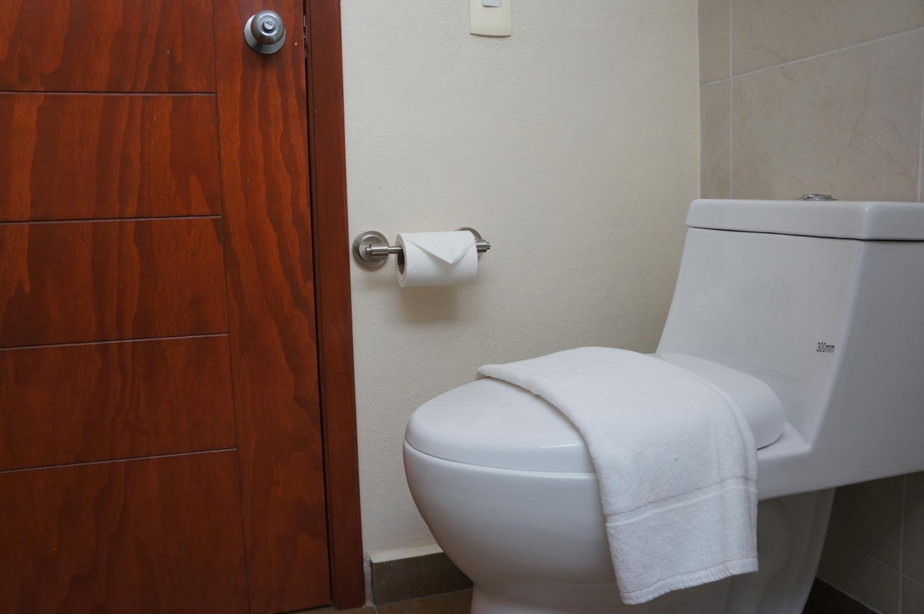 Twin Room - Photo 16
