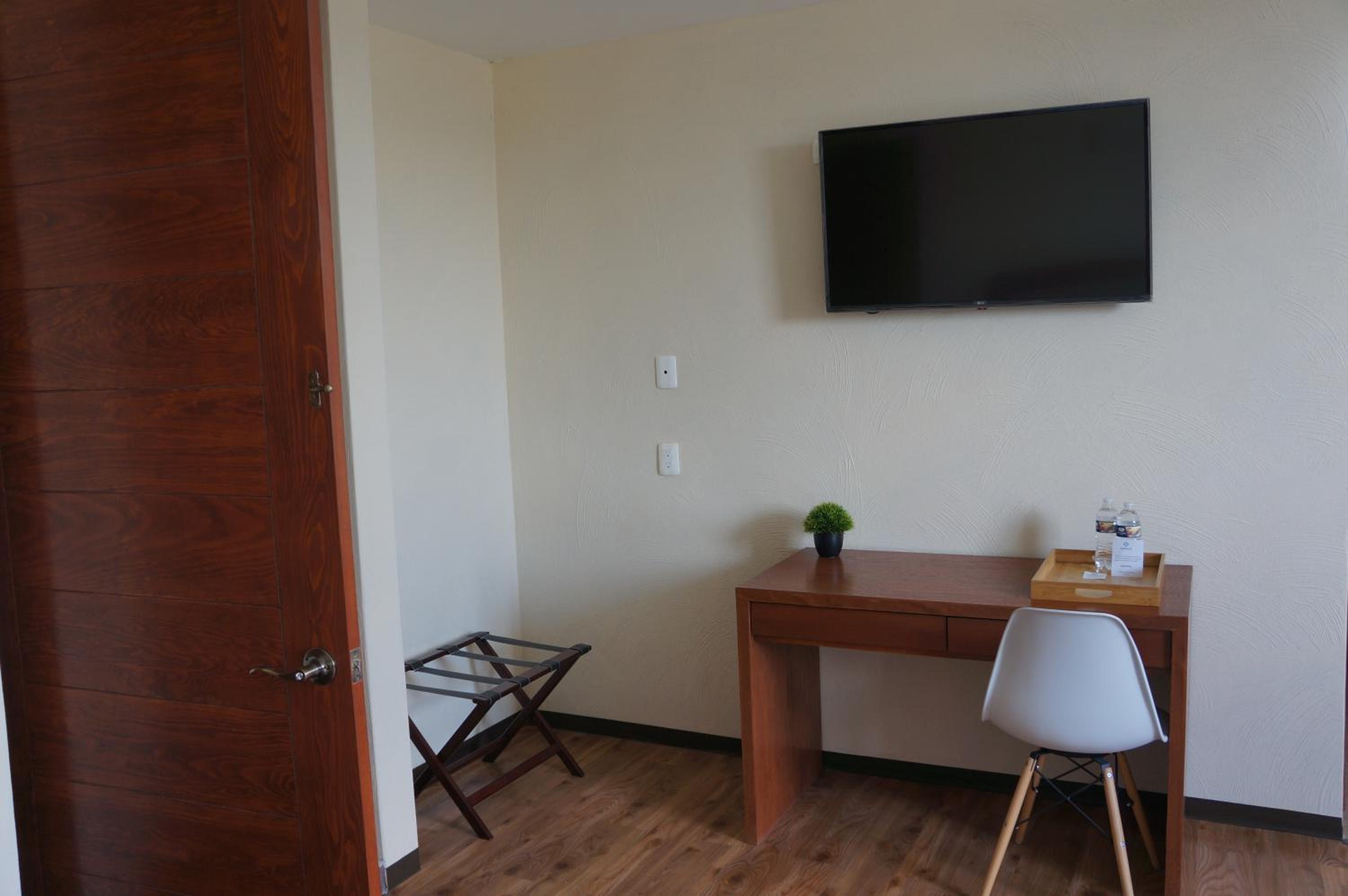 Twin Room - Photo 22