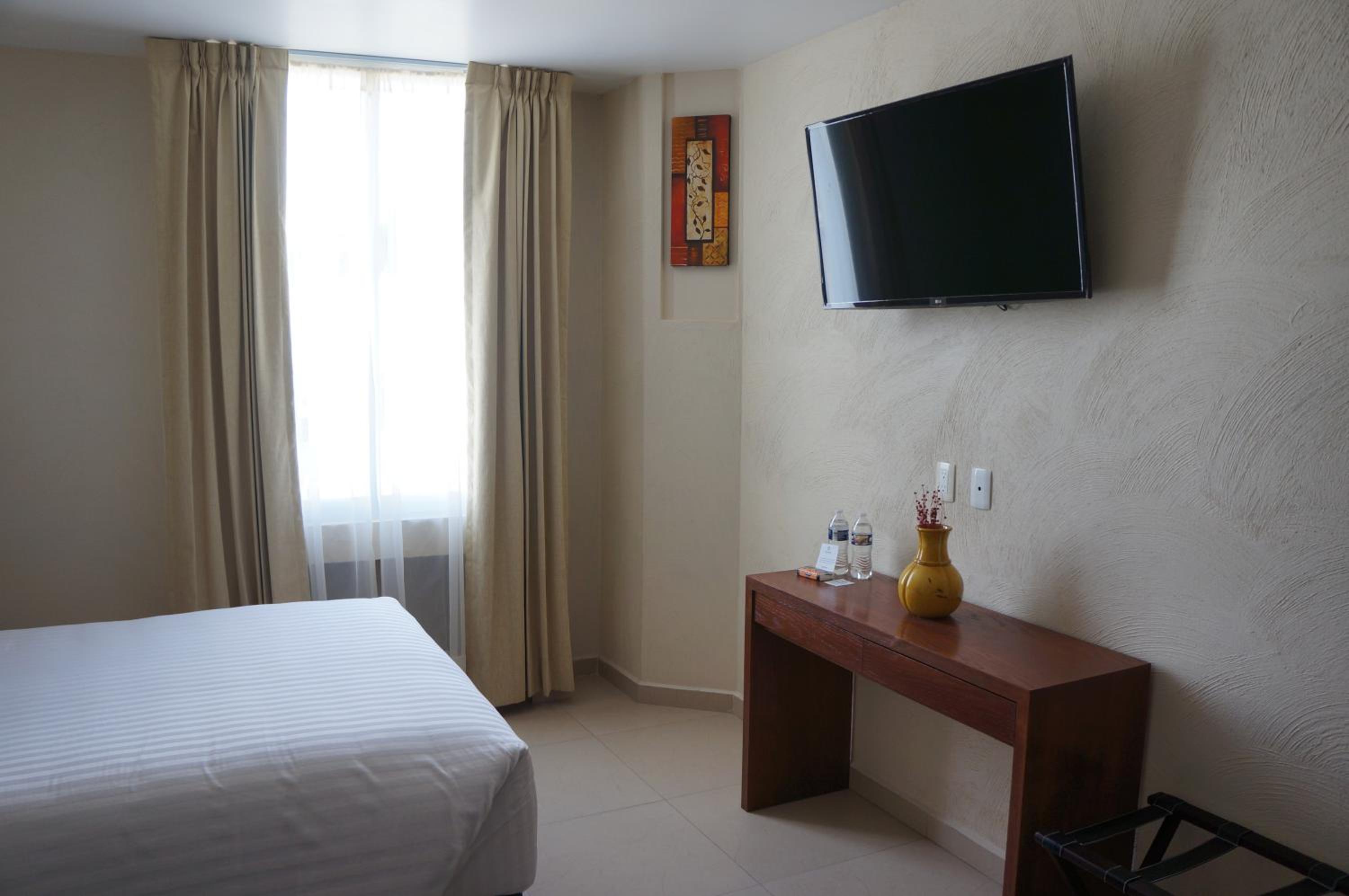 Twin Room - Photo 3
