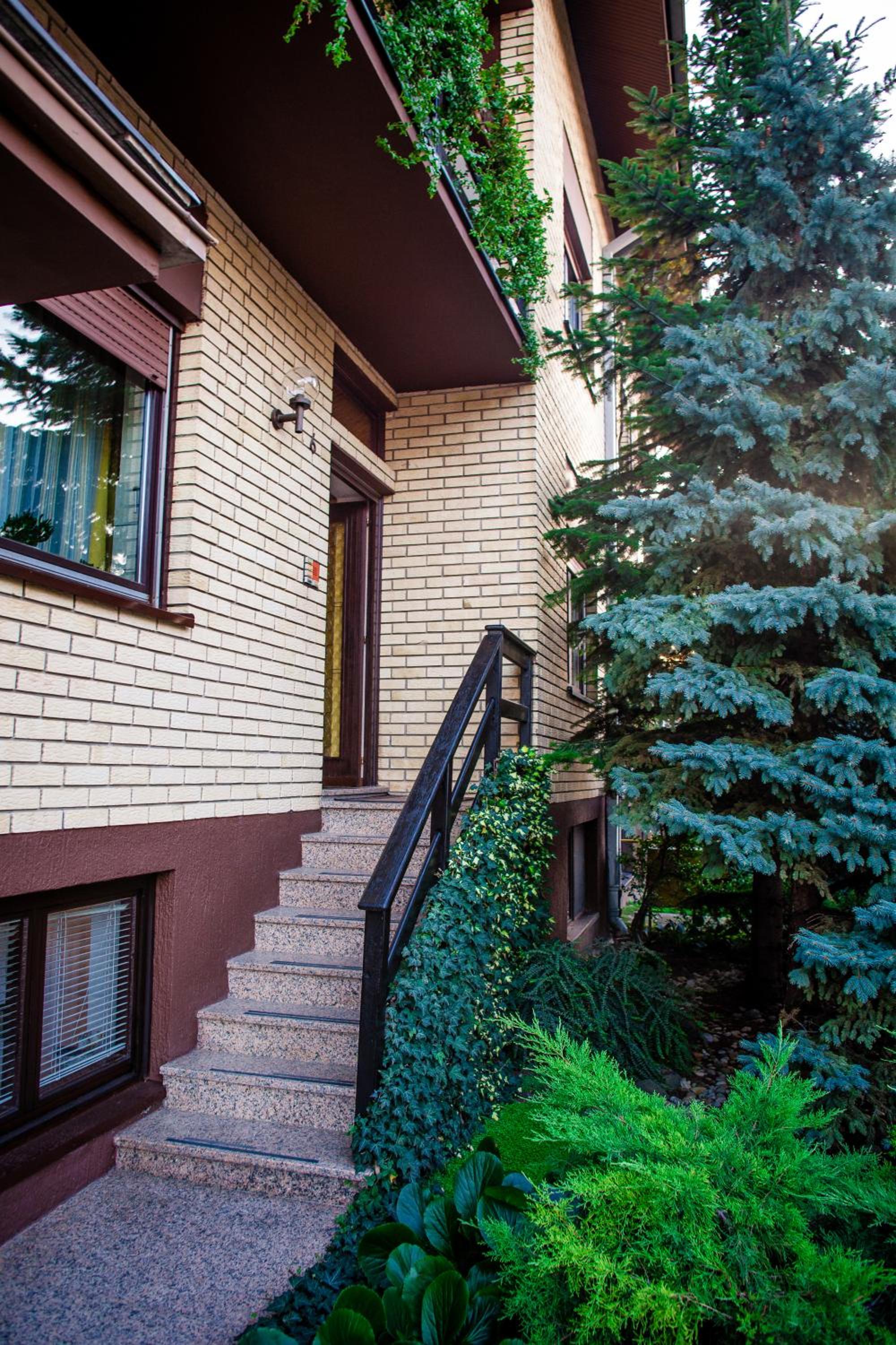 Apartment - Split Level - Photo 45