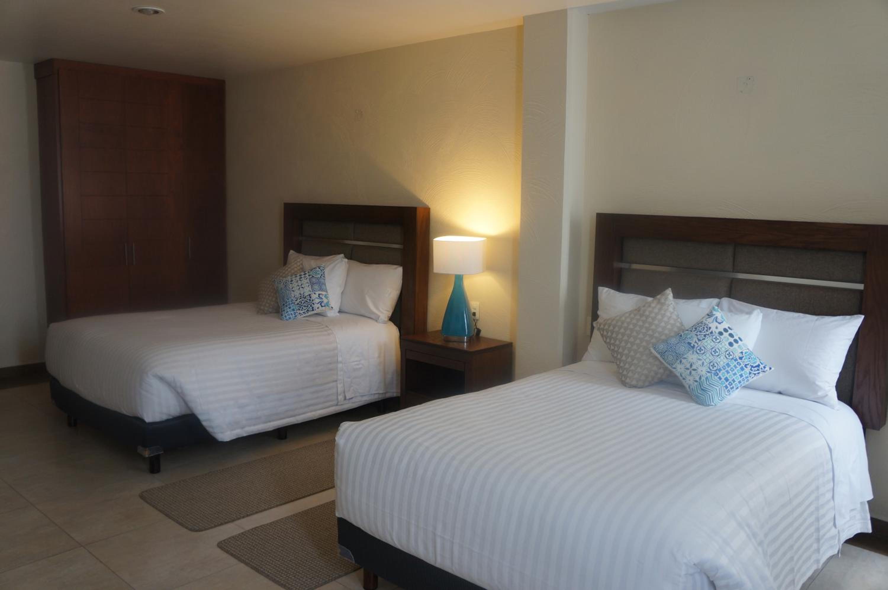 Twin Room - Photo 2