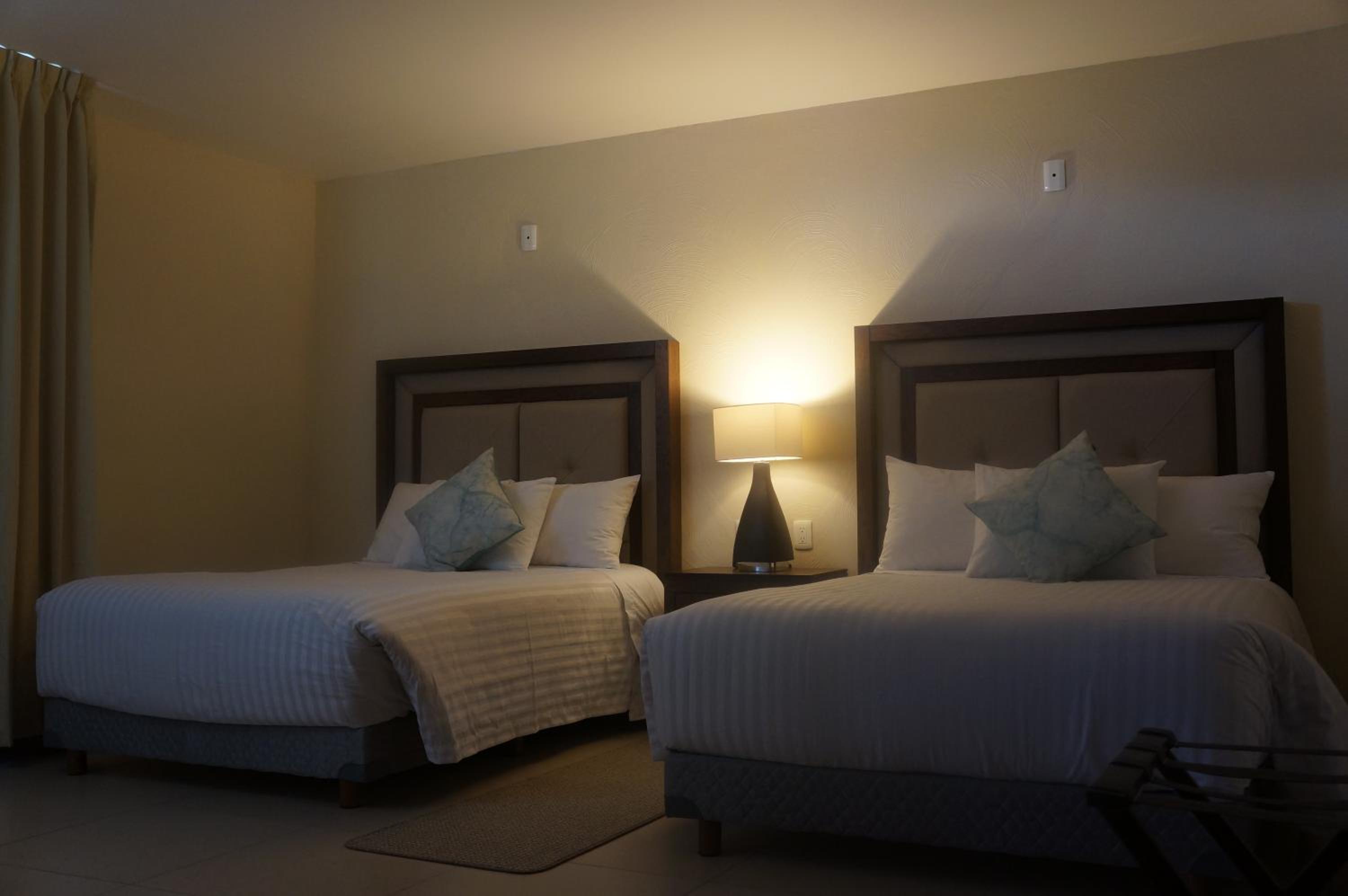 Twin Room - Photo 26