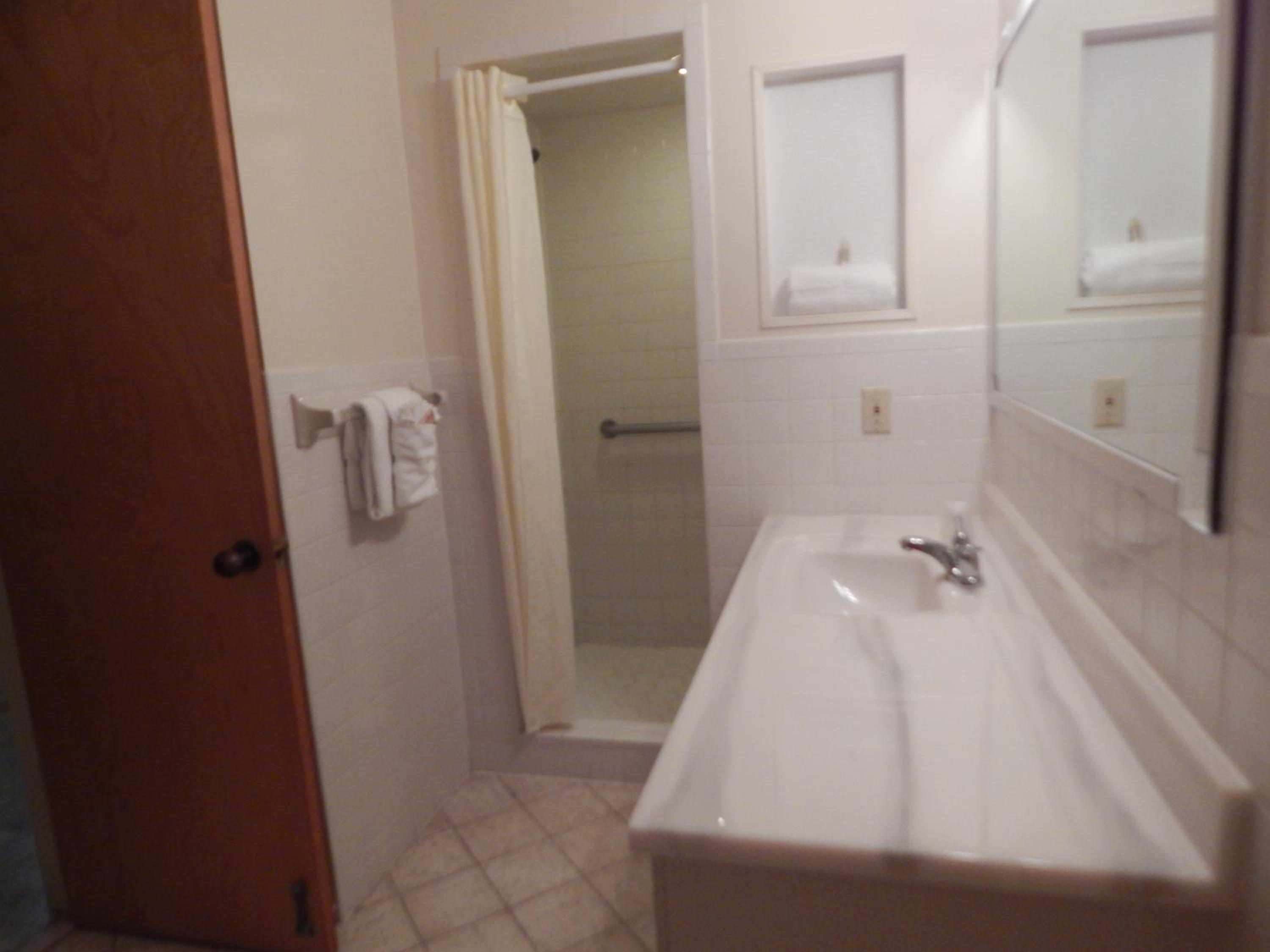 Standard King Room photo 3