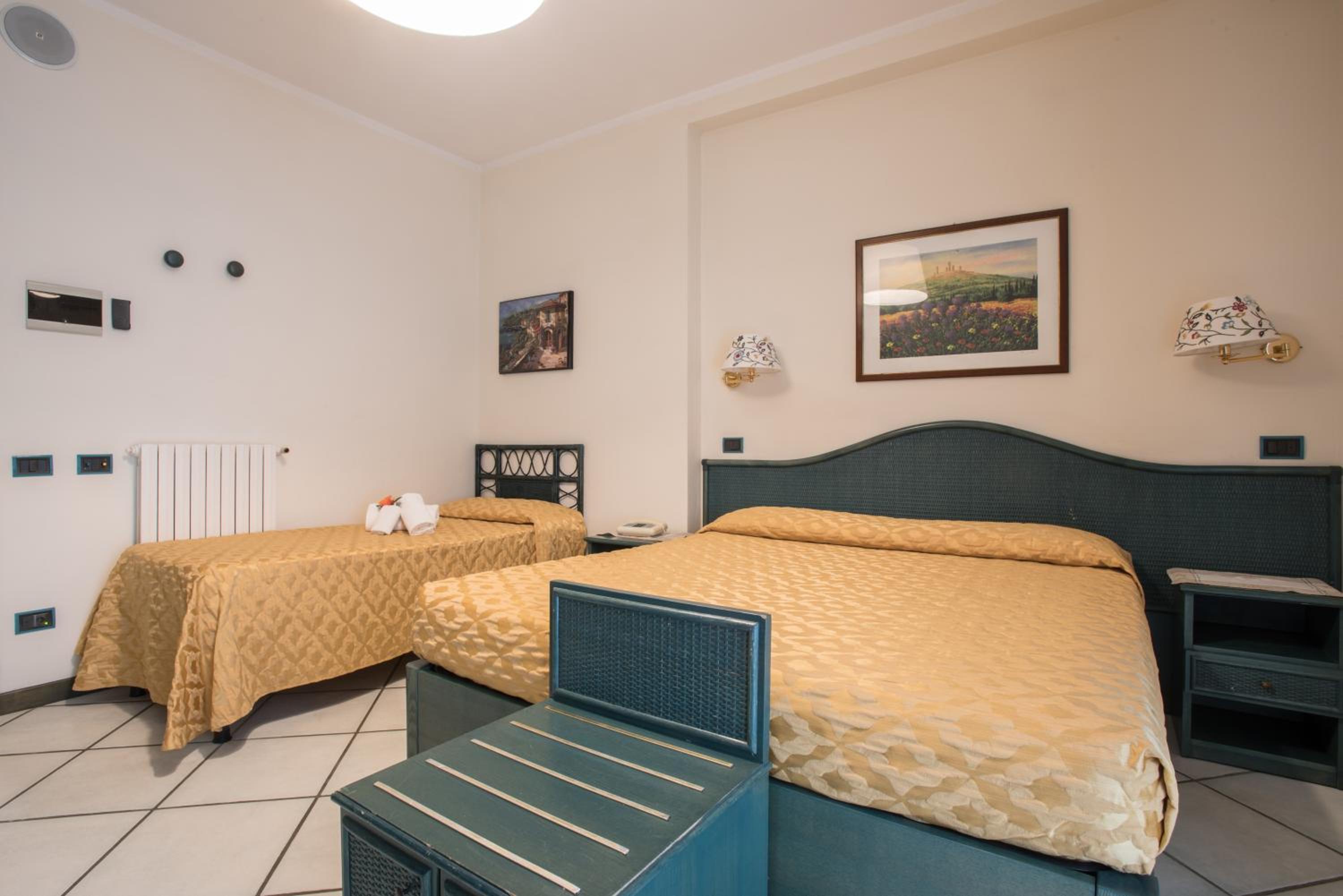 Triple Room with Balcony photo 1