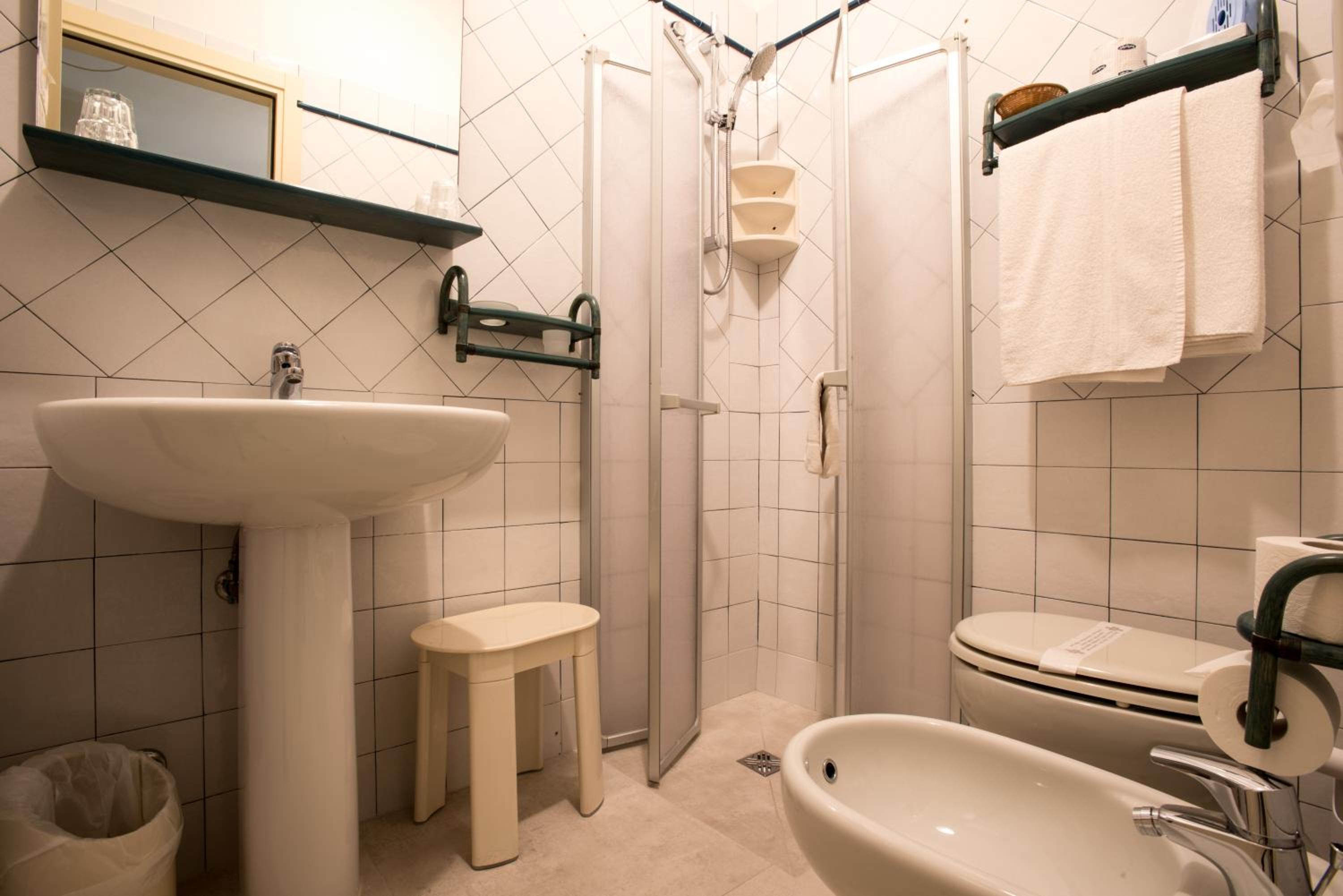 Budget Single Room photo 3