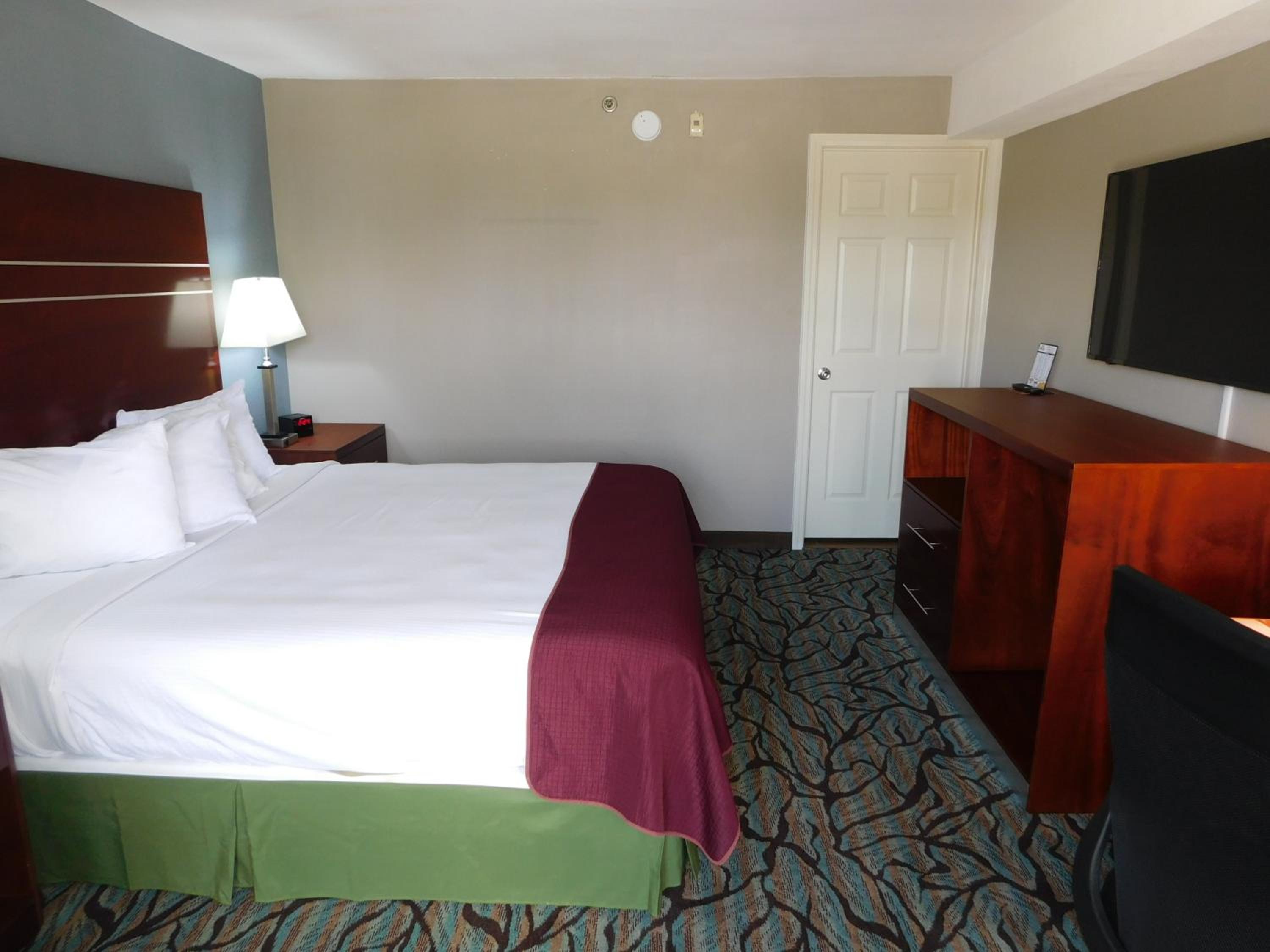 King Room - Non-Smoking - Photo 1