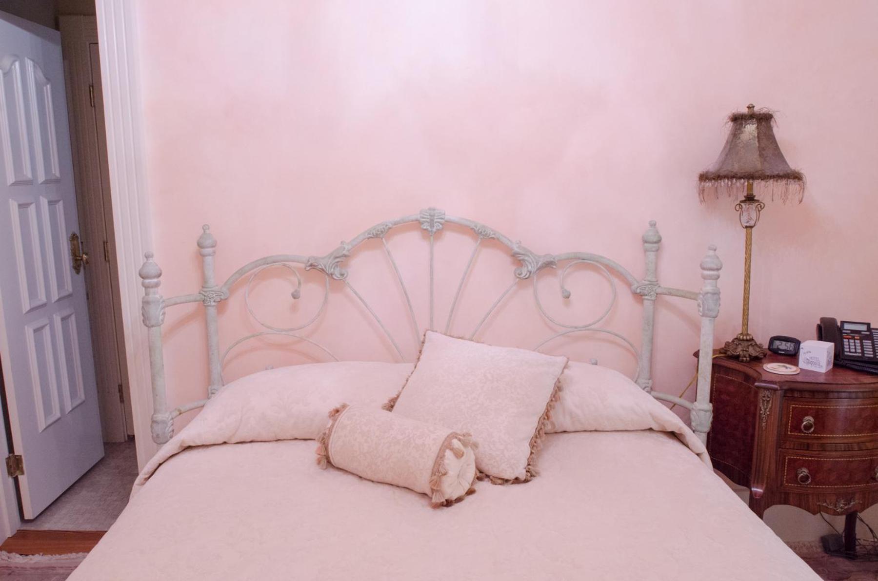Azalea Room