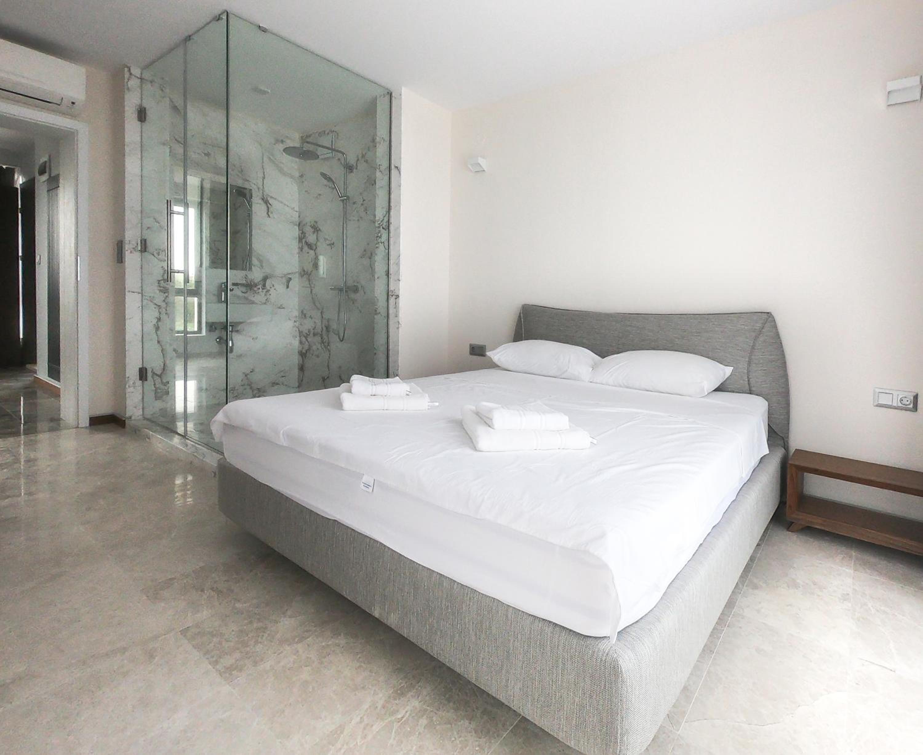Deluxe Suite with Sea View photo 2
