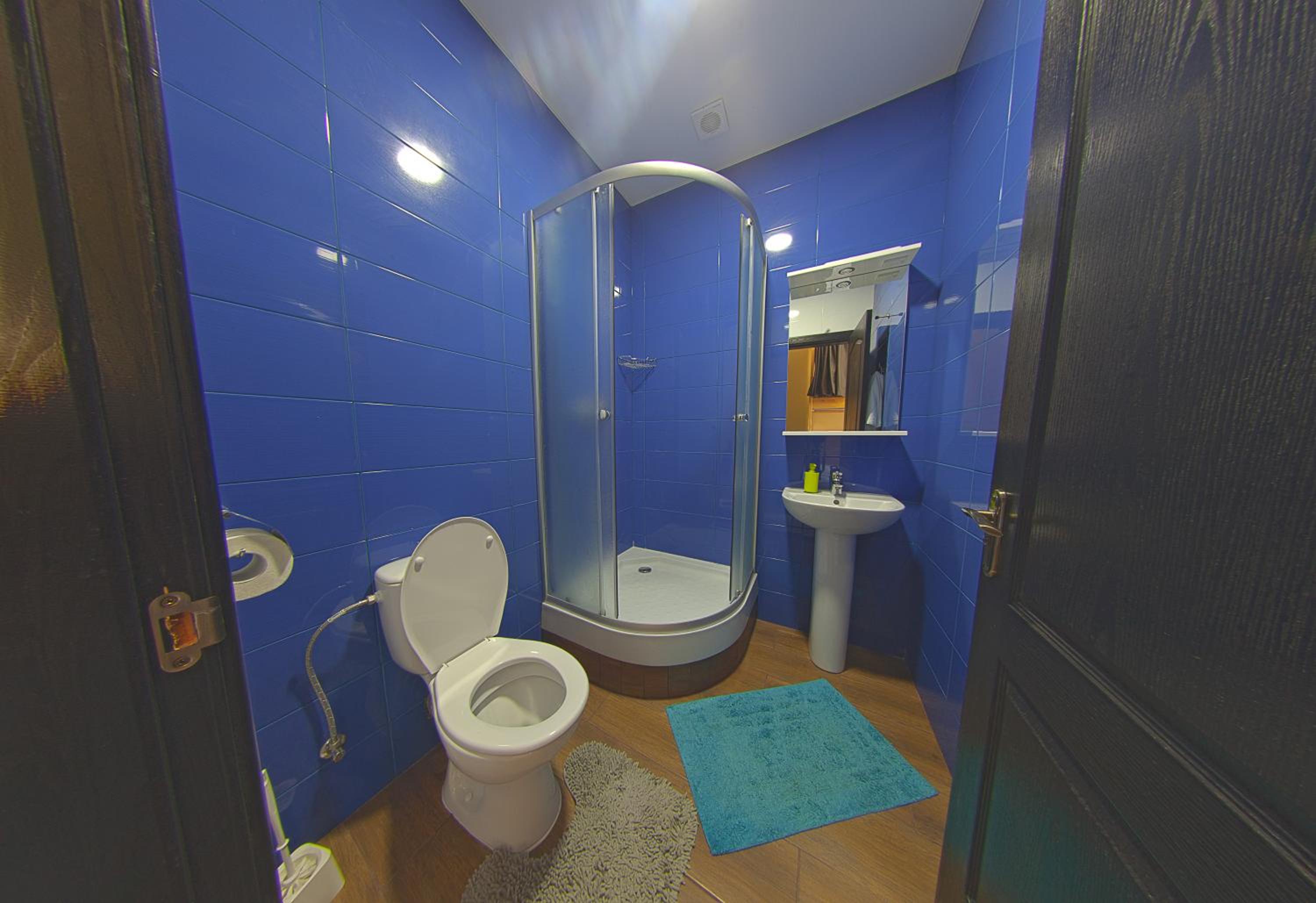 Family Room with Private Bathroom photo 2
