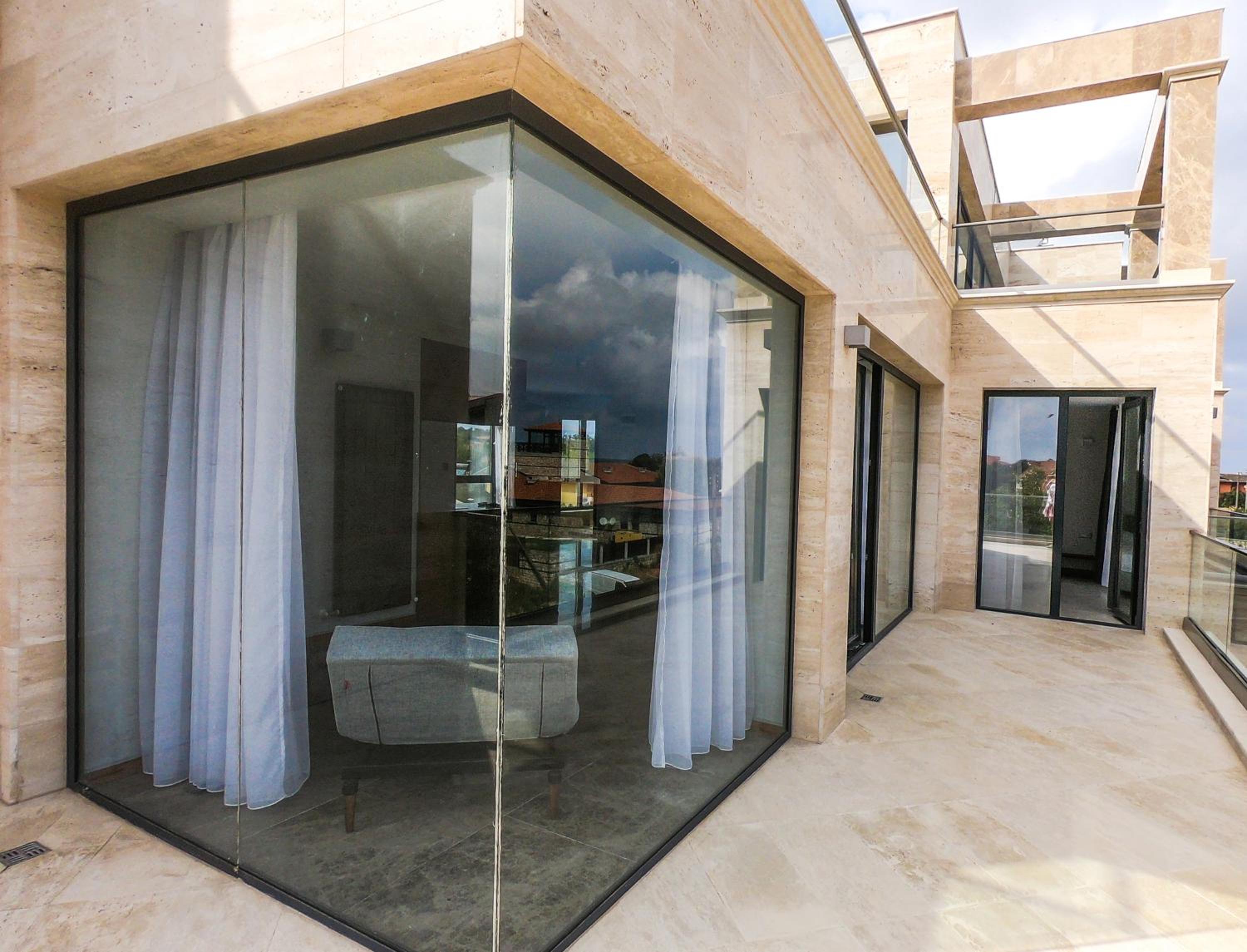 Deluxe Suite with Sea View photo 3
